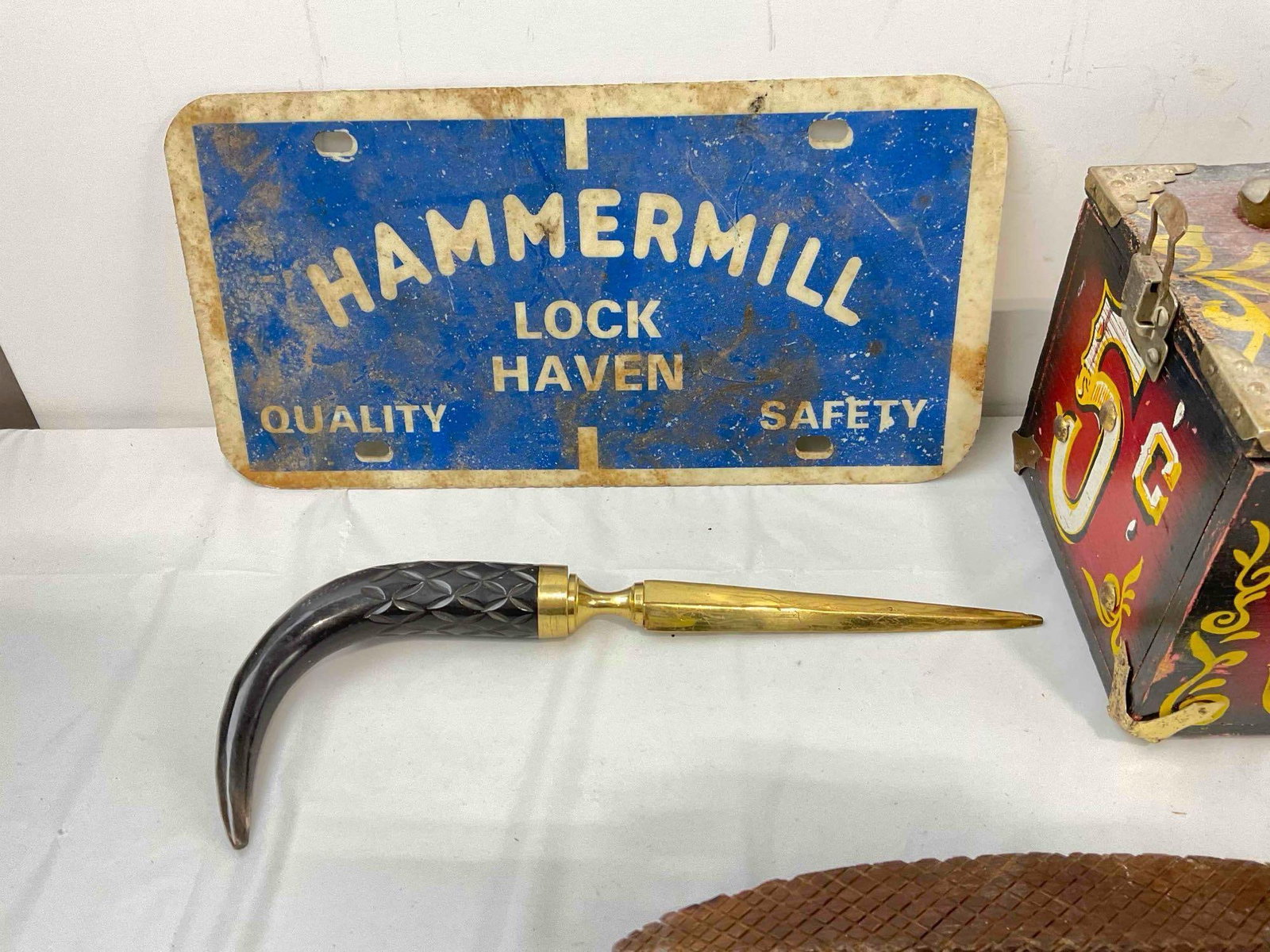 11 pcs Vintage Assortment, incl. 4x Belt Buckles, 2x Pocket Knives, 1x Varsity Patch & More! - 2