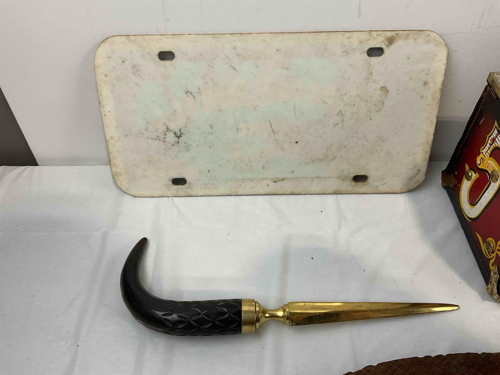 11 pcs Vintage Assortment, incl. 4x Belt Buckles, 2x Pocket Knives, 1x Varsity Patch & More! - 6