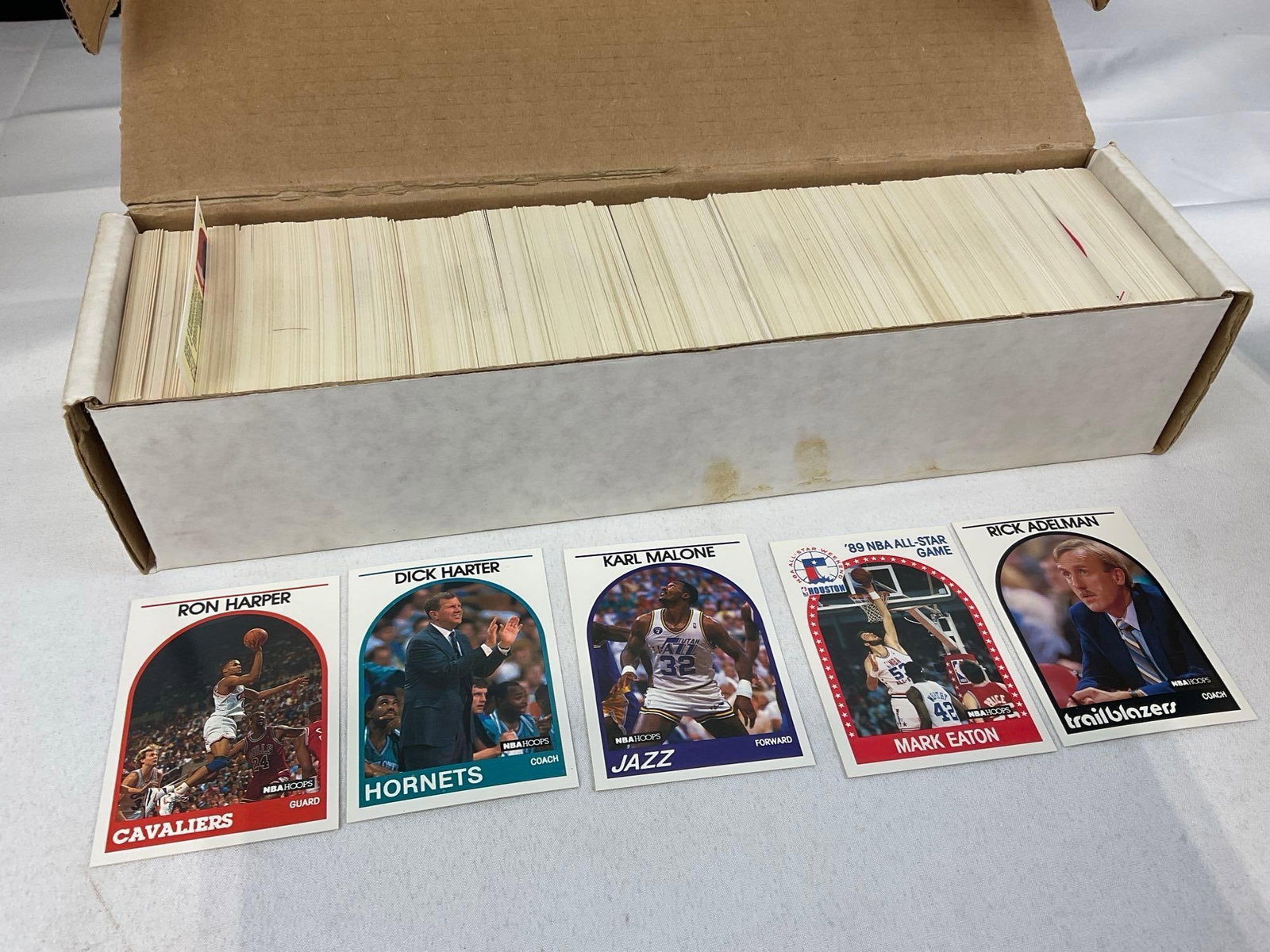 Vintage 3500+ Sports Cards, variety of Basketball Cards, NBA Hoops, Topps & more - 5