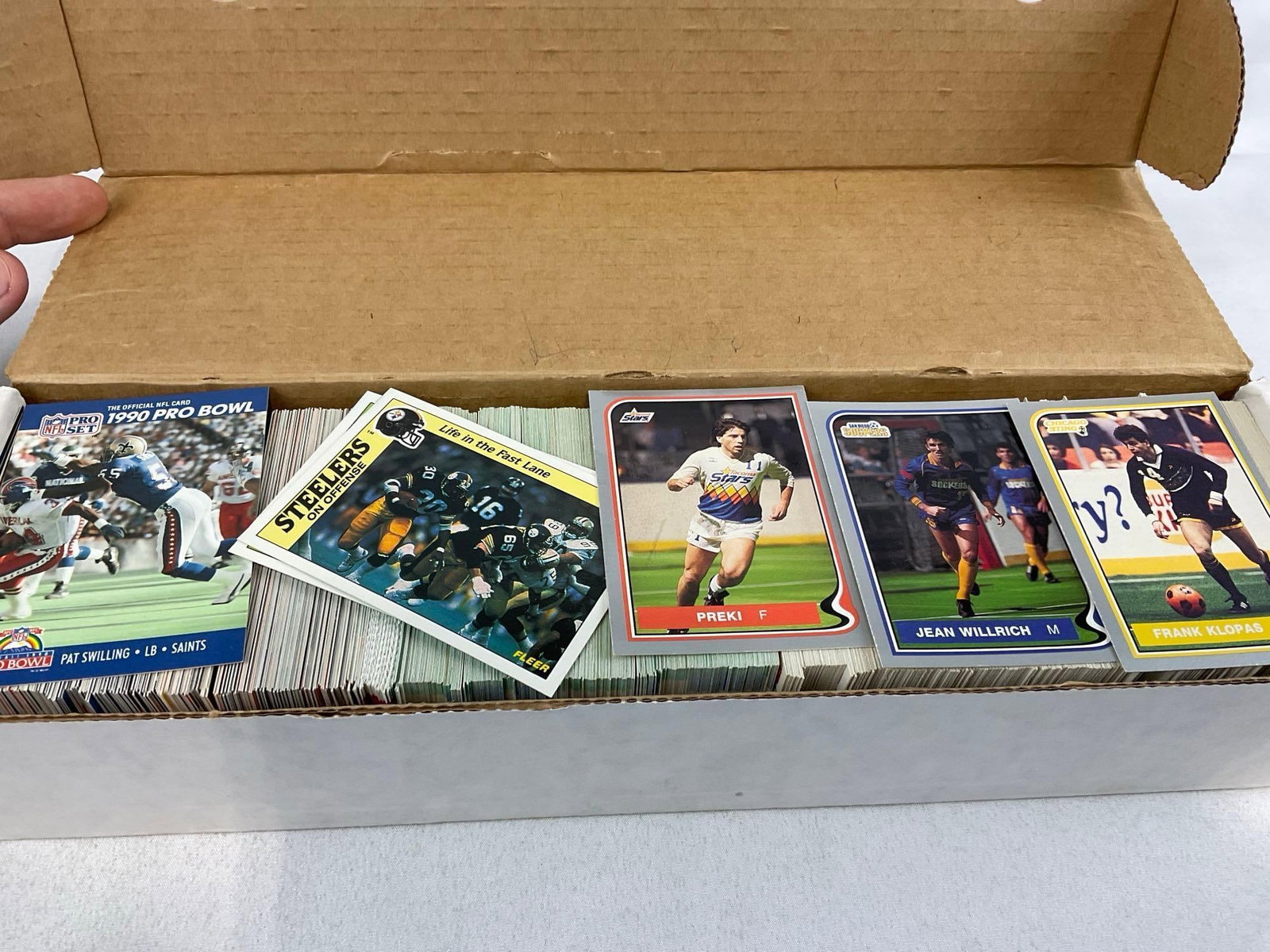 Vintage 3500+ Sports Cards, Football, Soccer, & Baseball, Skybox, Topps, Score 91, NFL Pro & more - 6