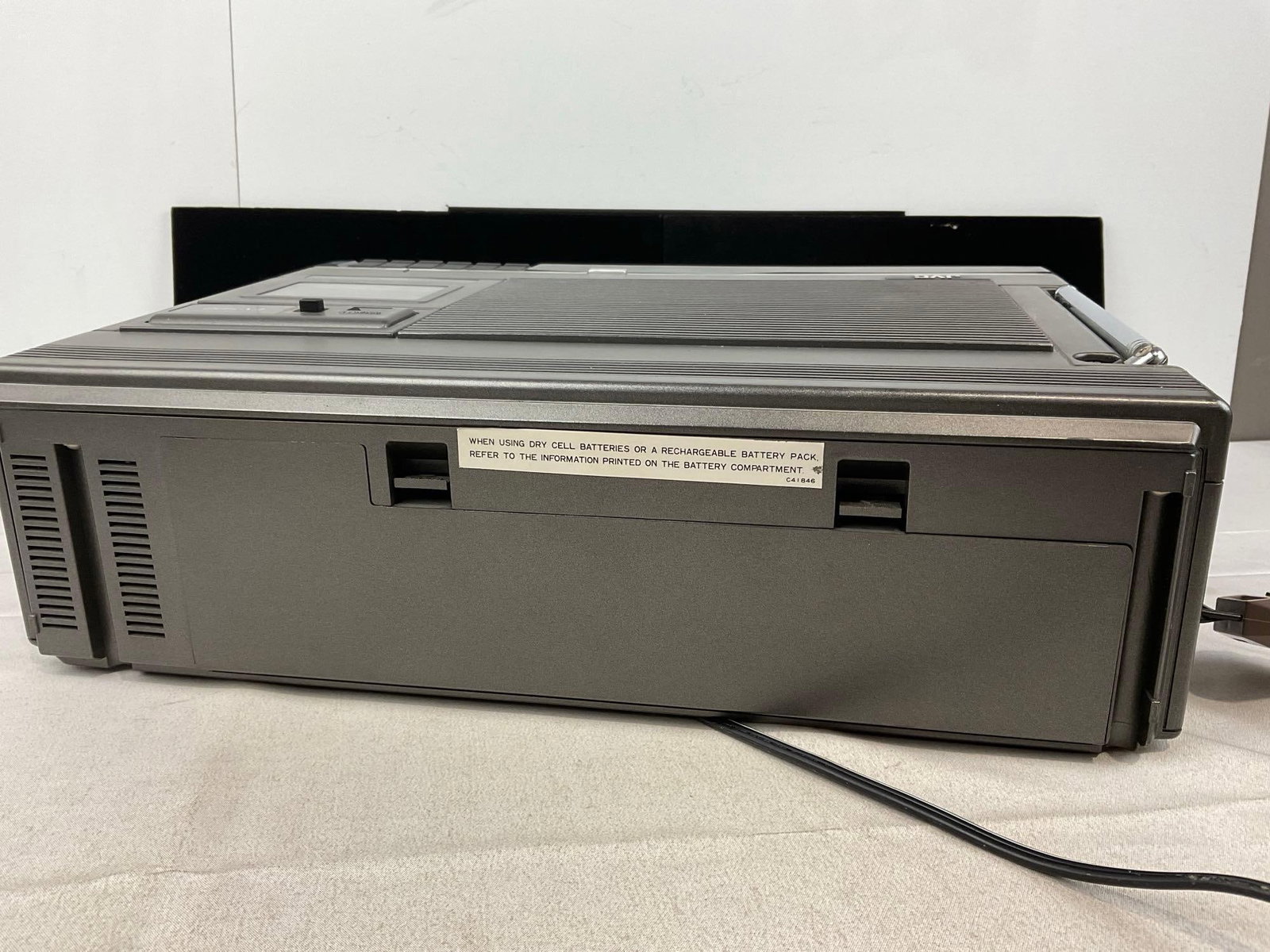 Vintage 1980 JVC Model no CX-500 Portable TV AM/FM Cassette, powers on - 4