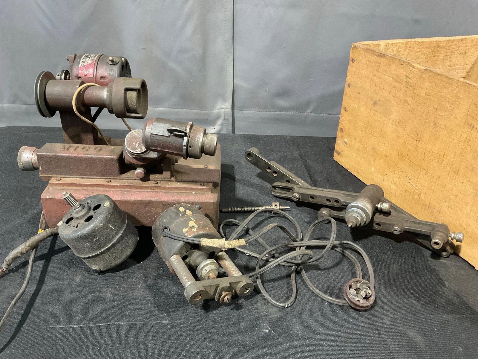 Vintage Automotive Valve Grinder, Pair of Small Motors, & Wood Crate: Appears to be in good shape. The Crate measures approx 10h x 20w x 13d inches. See pics. E-5360