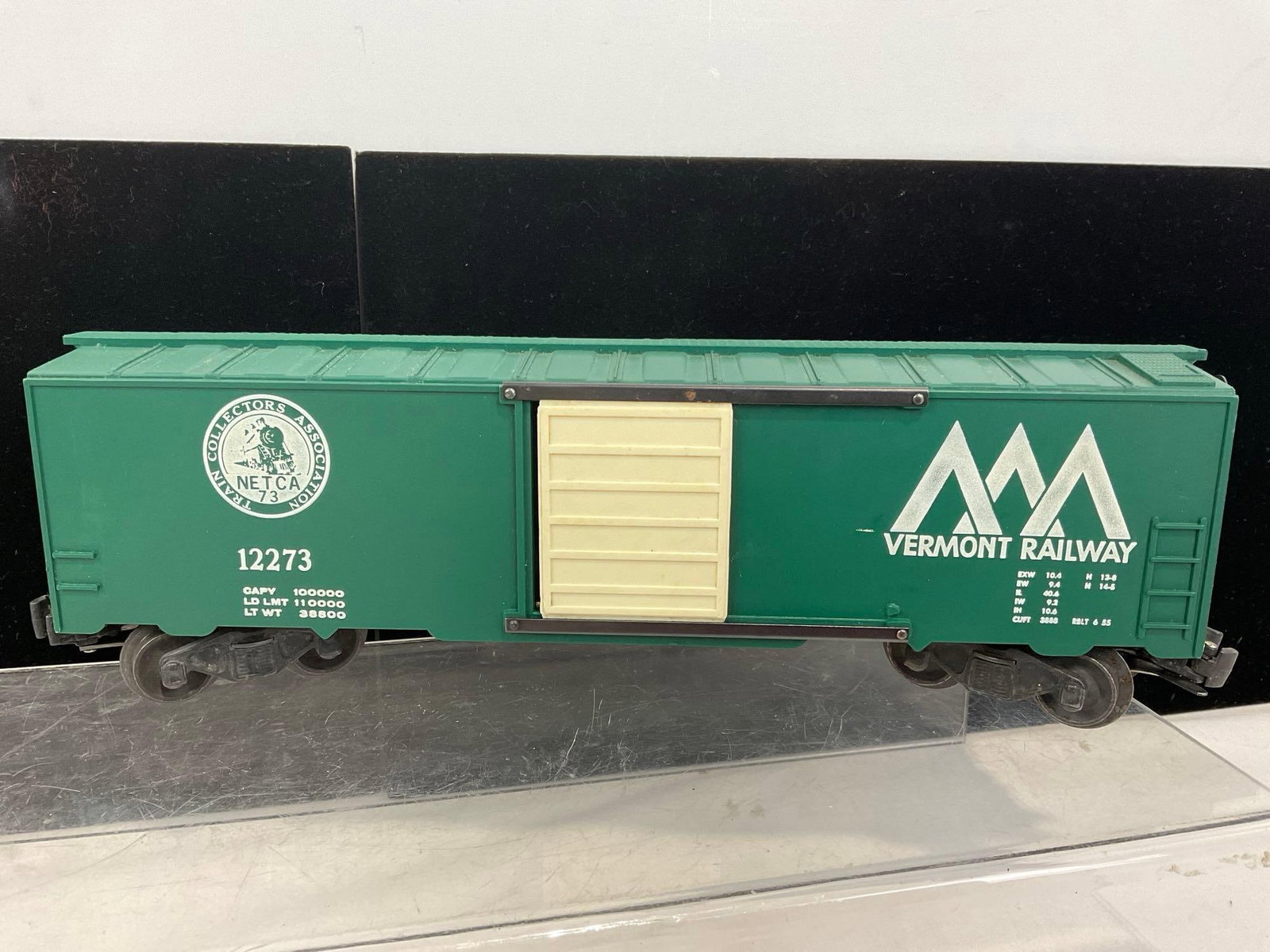 3 0 Scale Lionel Train Cars, Crane #6560, Flat Car 6424-11, & NETCA 12273 Vermont Railway - 3