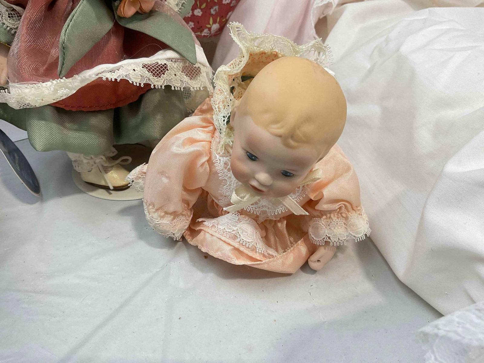 12 pcs Vintage Porcelain & Cloth Dolls, incl. "Jory" An Original By Rosemary Rhodes. See pics. - 6
