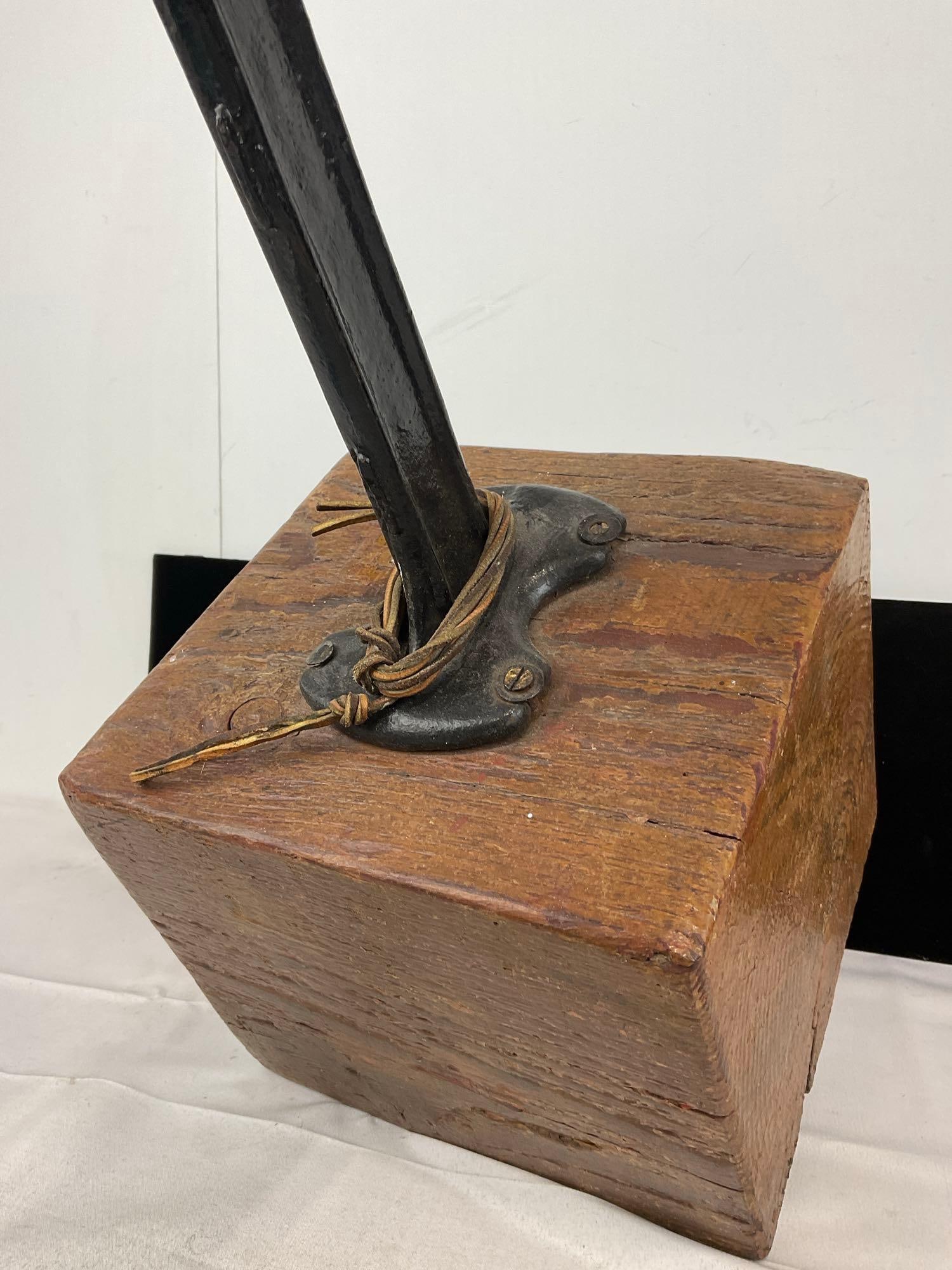 Dandy Cast Iron Cobblers Anvil, Mounted on Wooden Block - 4