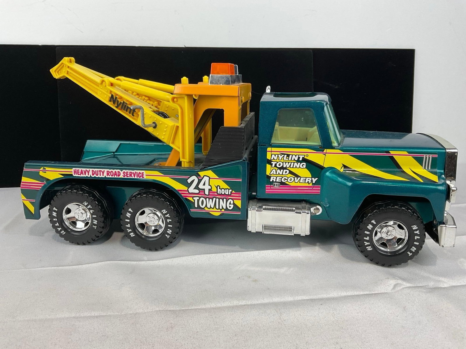 Vintage 1970s-80s Diecast Nylint Towing and Recovery 24 Towing Truck, 8h x 17w x 7d inches - 3