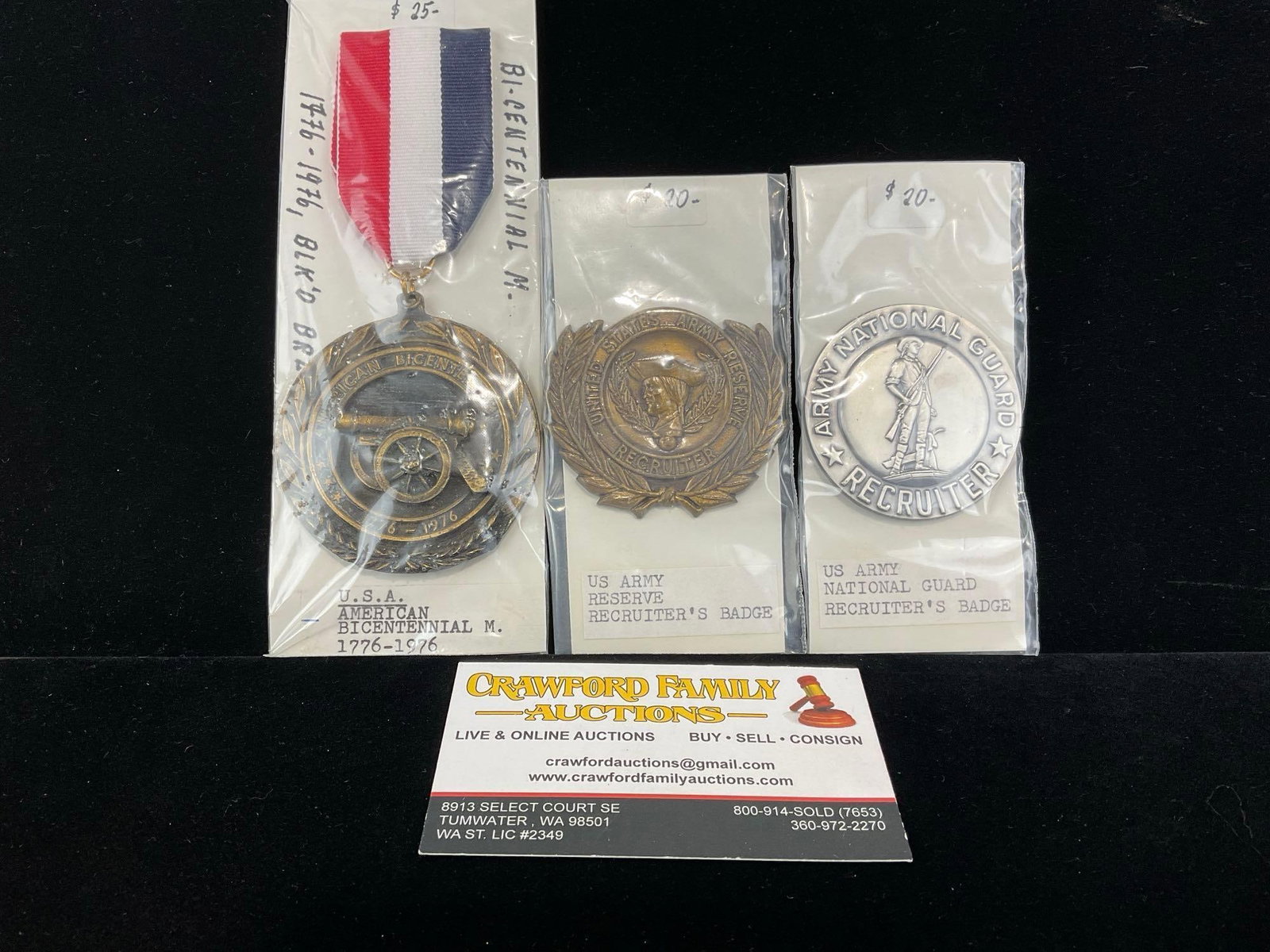 Pair of US Army Recruiters Badges, Reserve & Nat. Guard, & American Bicentennial Medal 1776-1976: All from a single collection, these are briefly described on the tag and were kept in a display. They measure approx 6h x 3w x 2d inches. See pics. E-5300