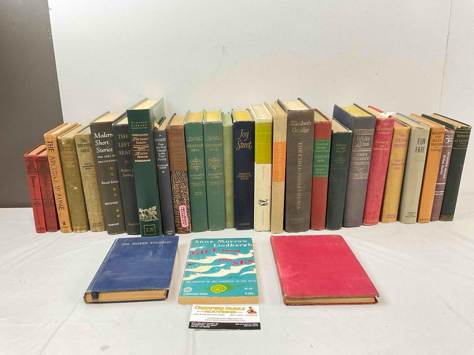 29 pcs Vintage Books, incl. "White Lotus," "The Secret Garden" & Much More! See pics. (1 of 8)