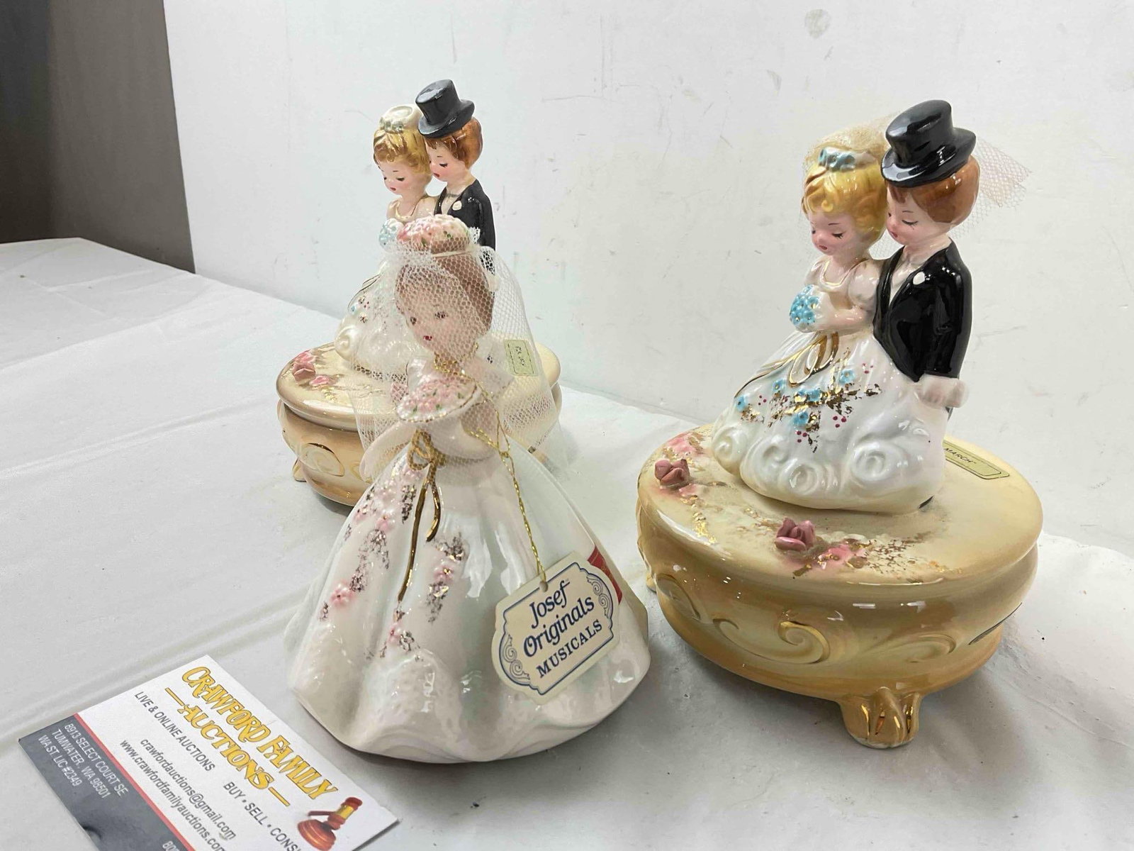 3 pcs Vintage Josef Originals Wedding Themed Ceramic Music Boxes. Good Condition. See pics. - 2