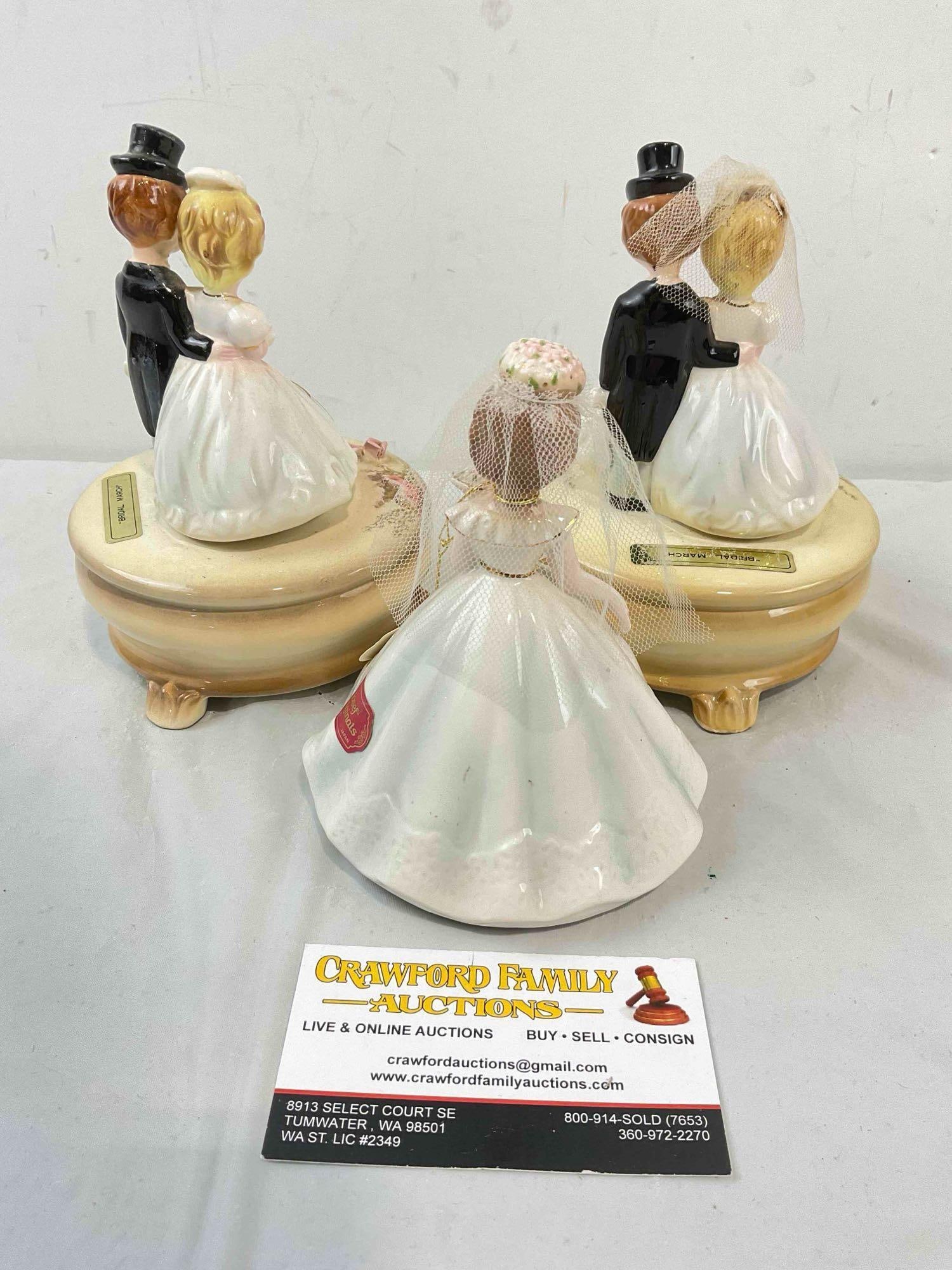 3 pcs Vintage Josef Originals Wedding Themed Ceramic Music Boxes. Good Condition. See pics. - 4