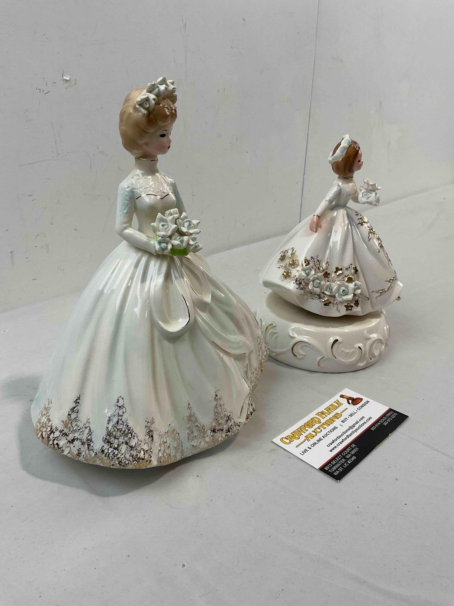 2 pcs Vintage Josef Originals Ceramic Bride Figurines, incl. 1x Music Box. See pics. - 2