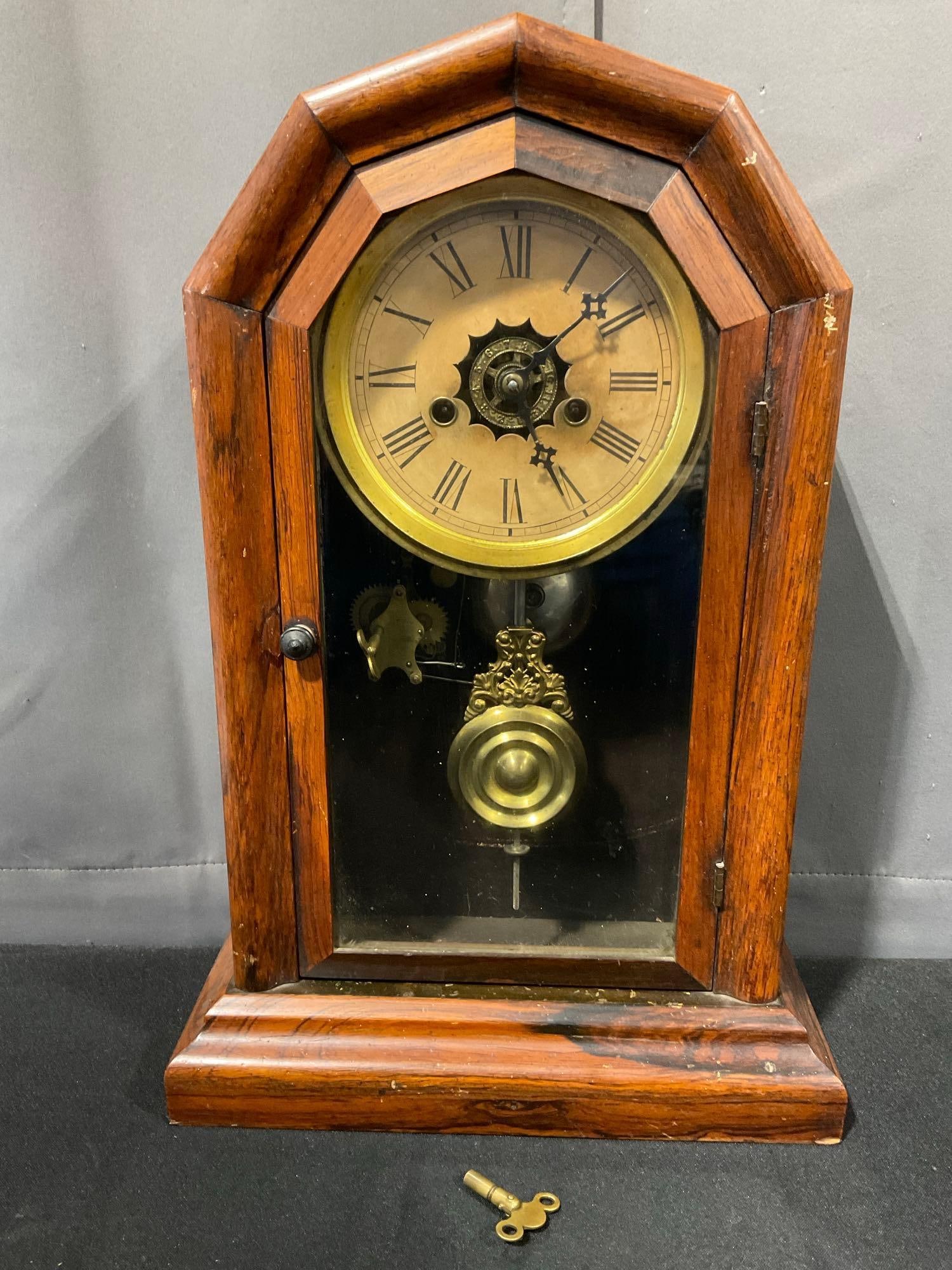 Antique Seth Thomas New Orleans City Series Mantel Clock, Time Strike, w/key, Pendulum: Appears to be in good shape. The piece measures approx 19h x 12w x 6d inches. See pics. E-5880
