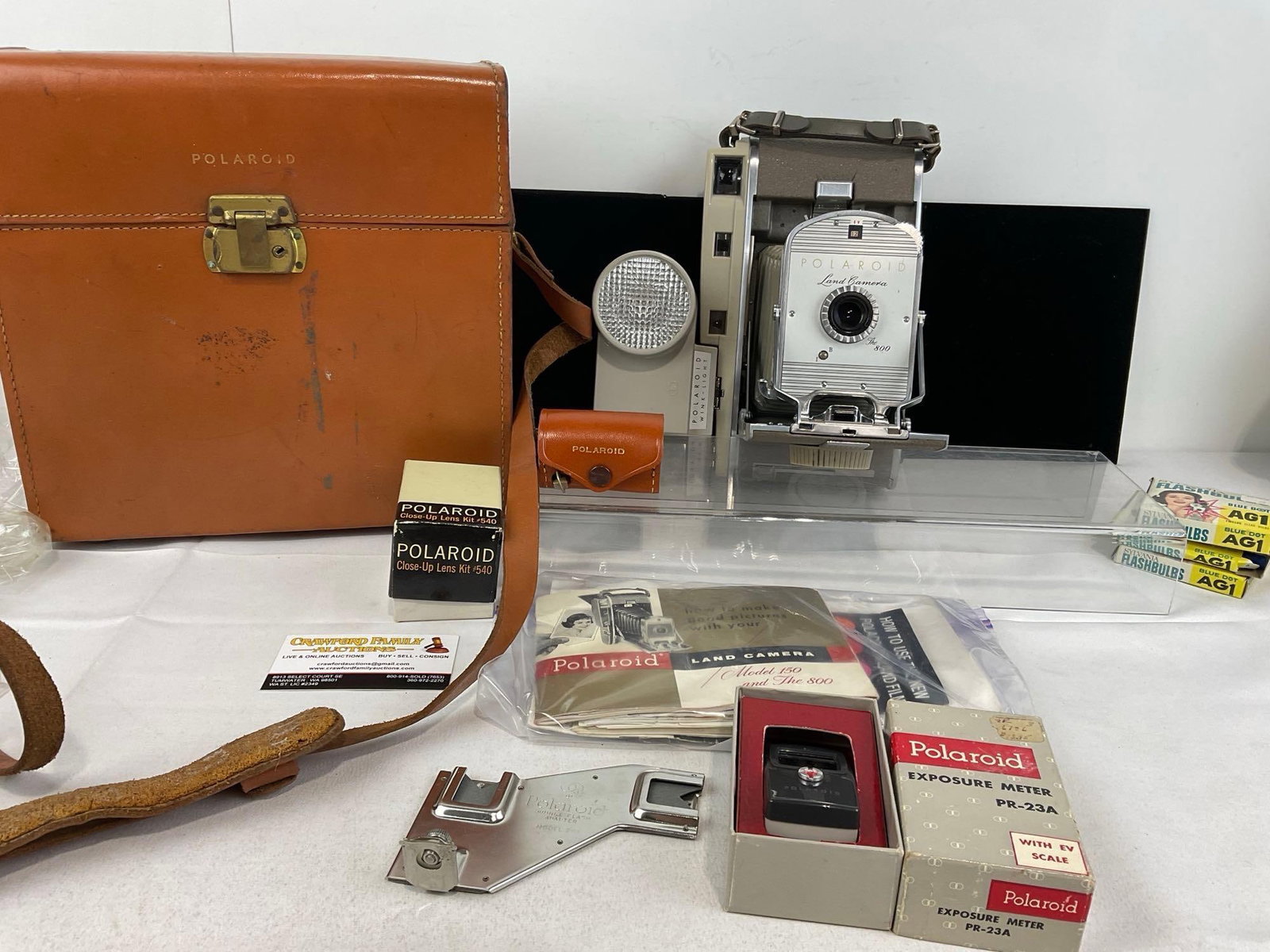 Polaroid Land Camera The 800 w/Wink-Light flash module, & Leather Case (1 of 13)