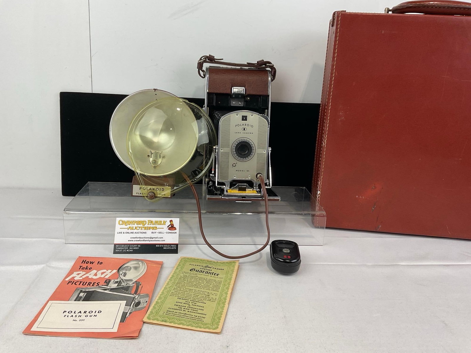 Polaroid Land Camera model 95 w/Flash 200, Leather Case (1 of 7)