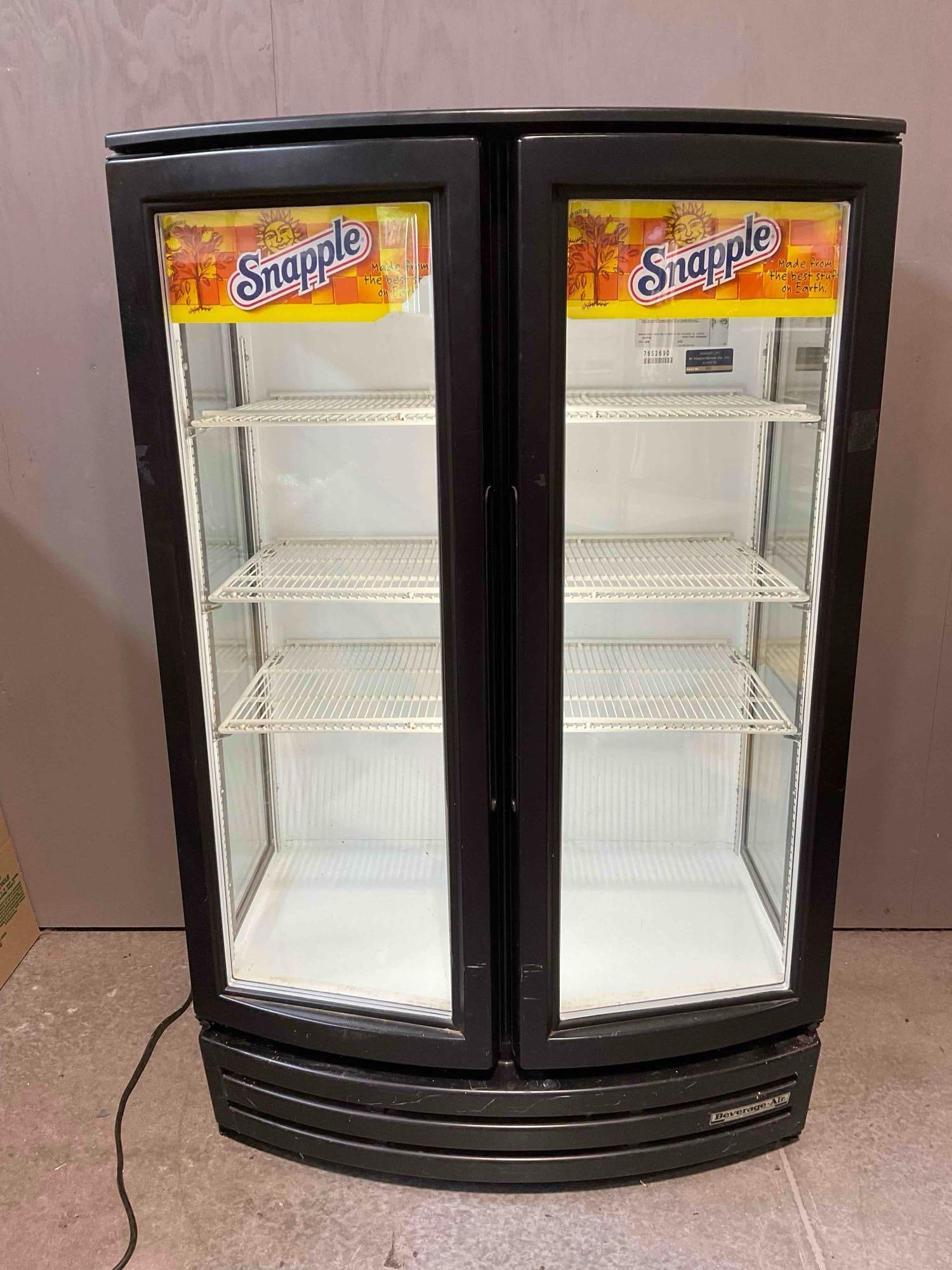 Beverage-Air All Purpose Cold Commercial Refrigerator Model MM14GE. Tested, Works. See pics. (1 of 9)