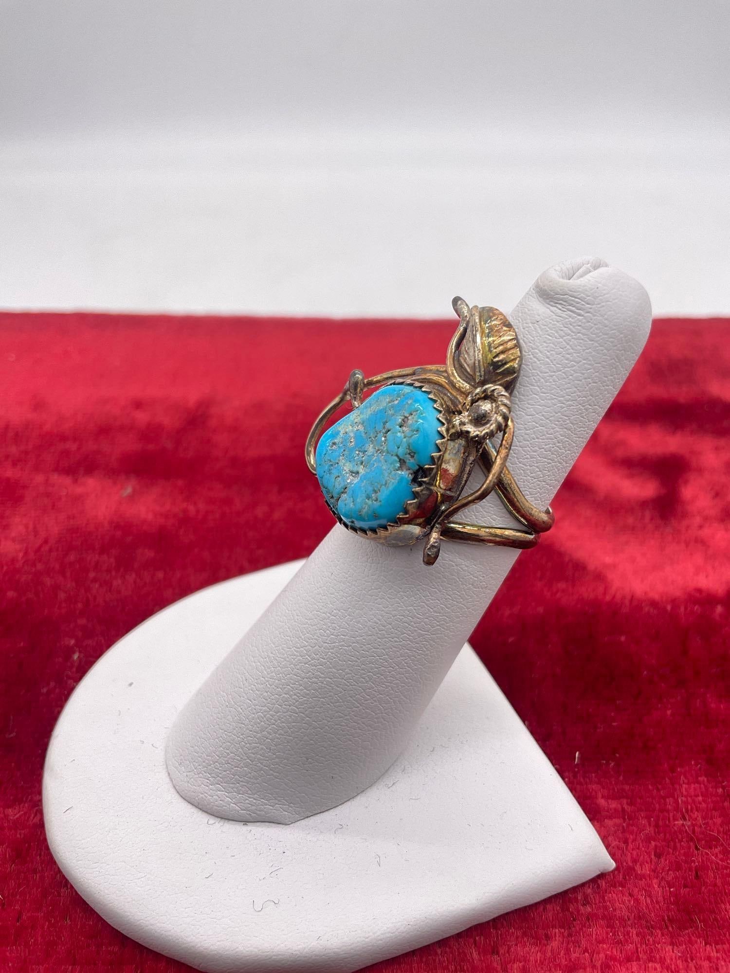 Native American design, Turquoise nugget and Sterling silver ring w/ nice toning signed RB - 2