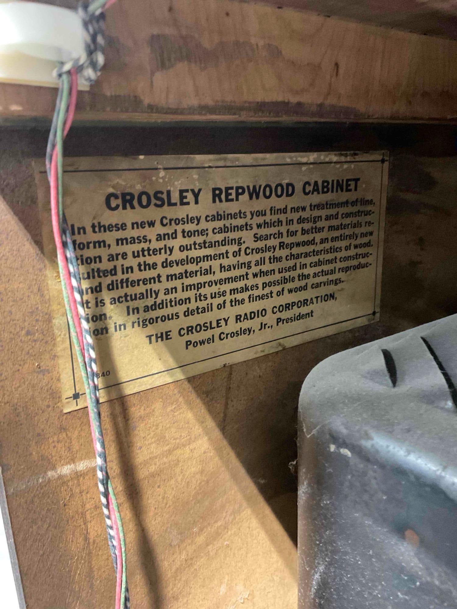 Vintage Crosley 1930s Floor Radio Model 77 in Handsome Hardwood Finish Cabinet. Untested. - 7