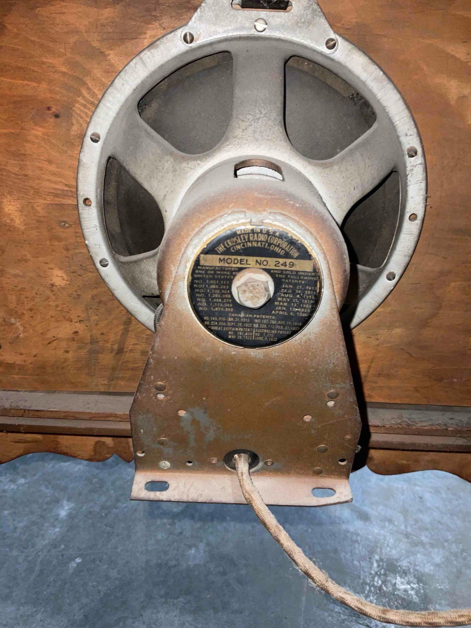Vintage Crosley 1930s Floor Radio Model 77 in Handsome Hardwood Finish Cabinet. Untested. - 8
