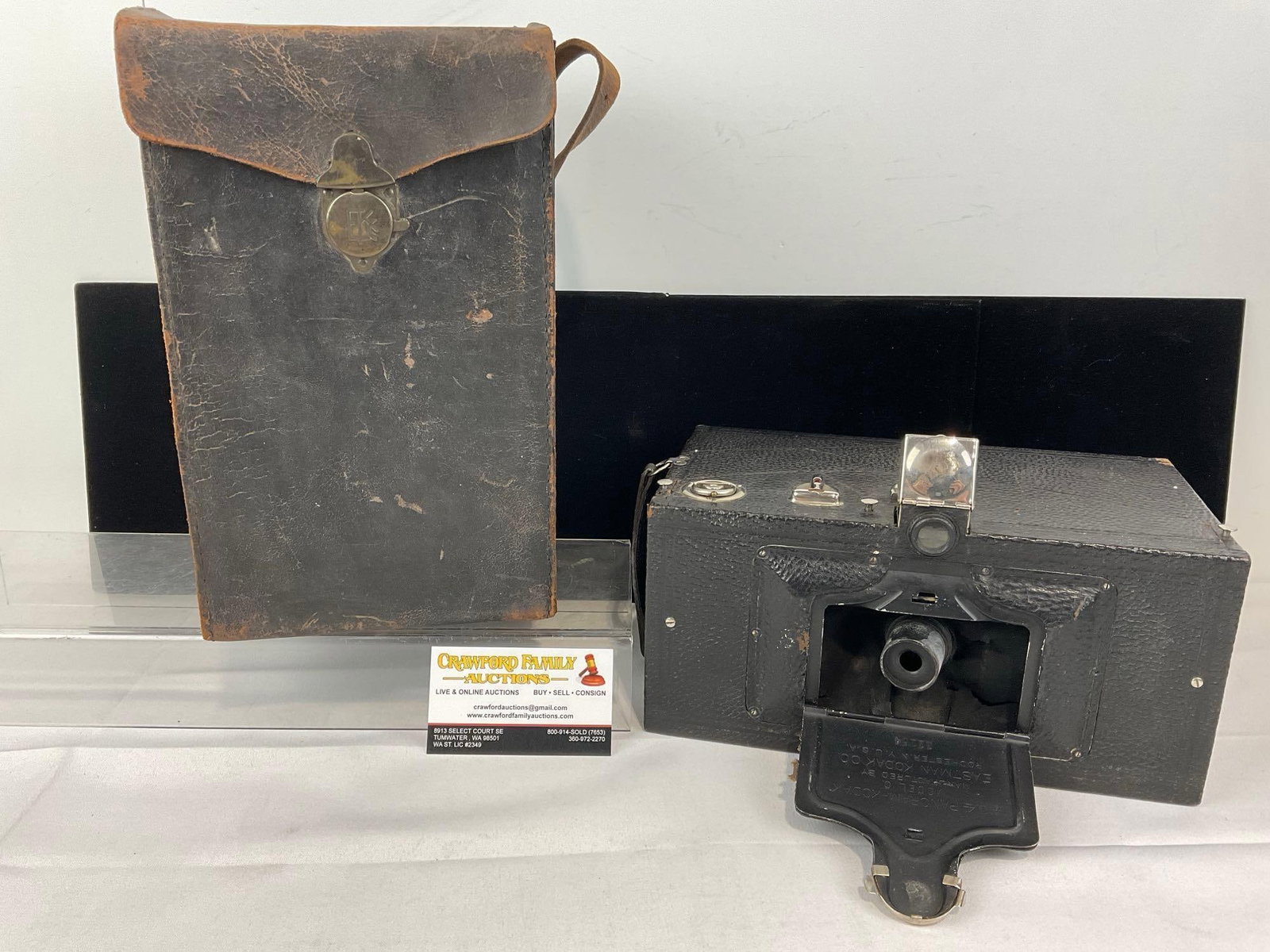 Antique 1900s Eastman-Kodak No. 4 Panoram-Kodak Camera, w/original leather case (1 of 10)