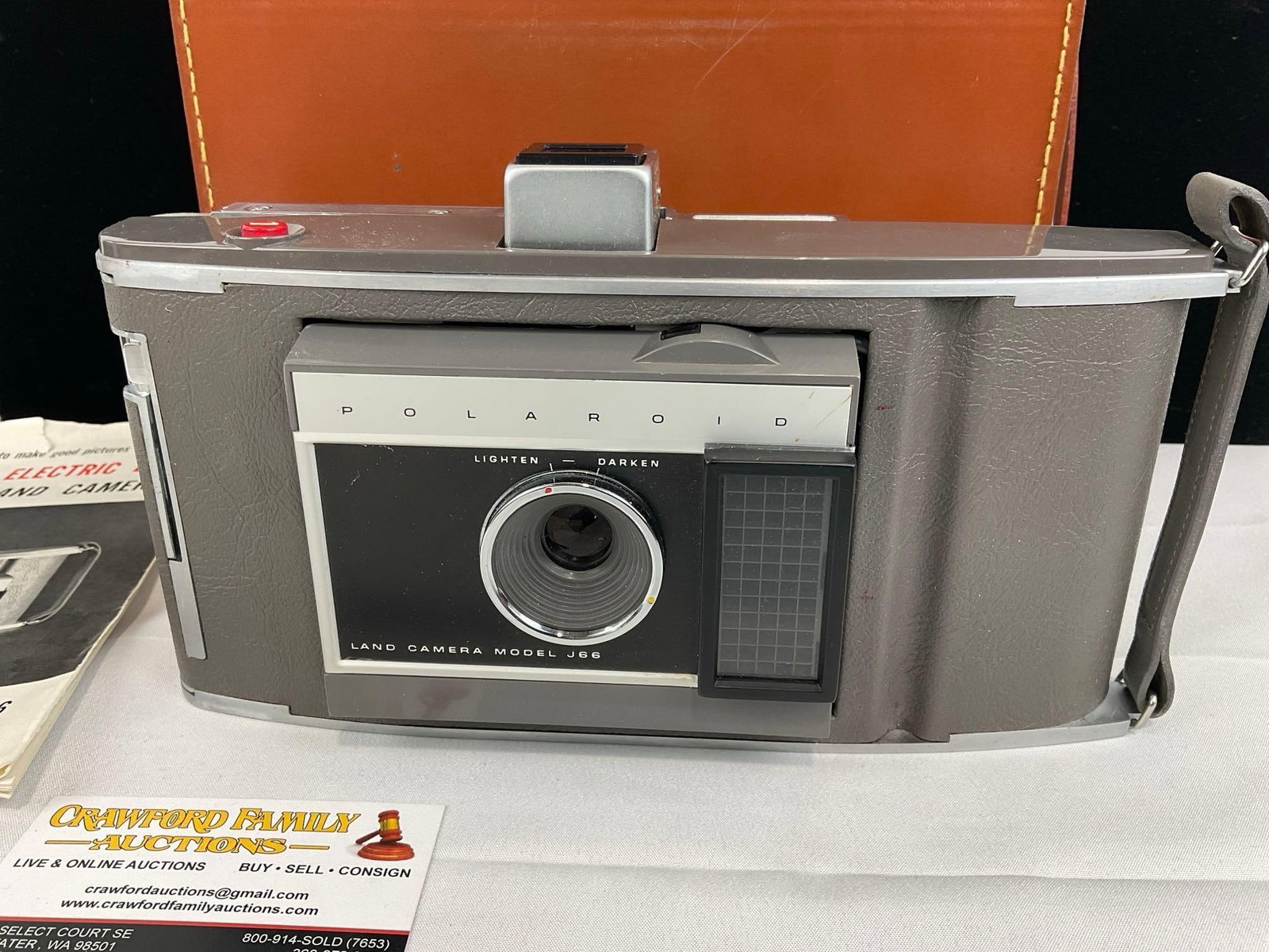Vintage Polaroid Land Camera model J66, Electric Eye, w/booklet & leather case (1 of 9)