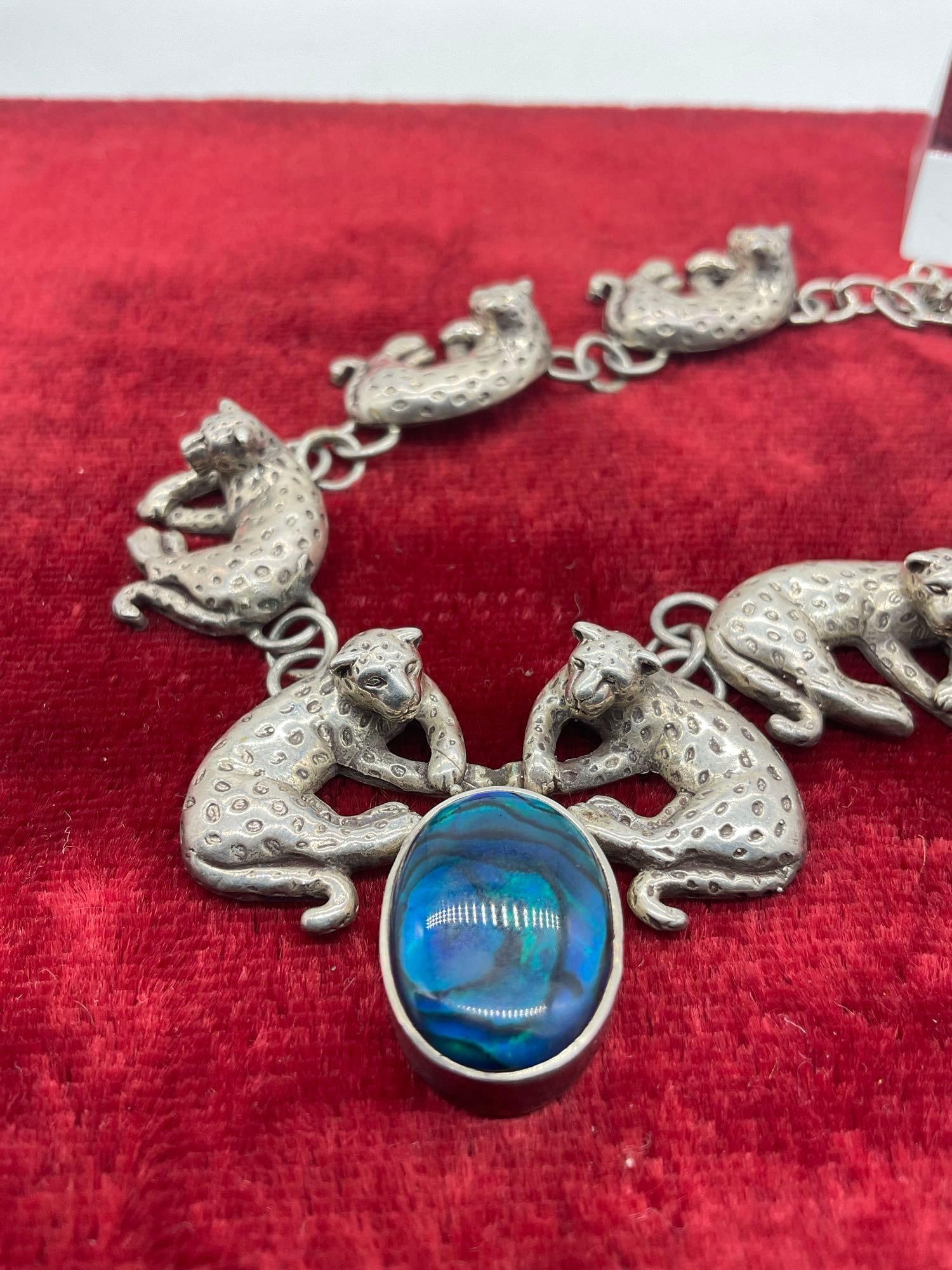 1990 Carol Felley Sterling silver Leopard statement bib necklace w/ dyed shell cabochon setting - 4