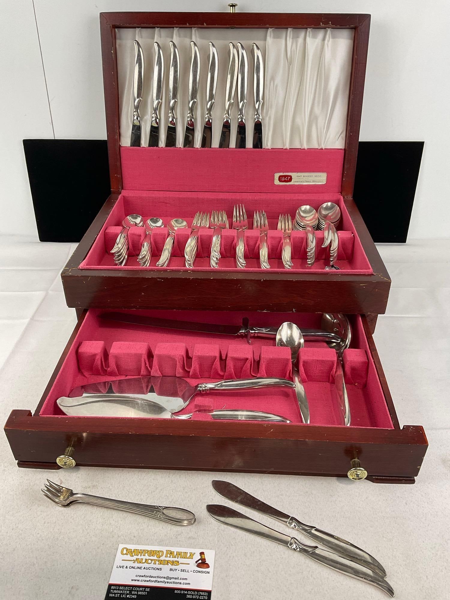 Approx 72 pcs, 1847 Rogers Bros Silver Plated Flatware, Flair Pattern, w/case (1 of 5)