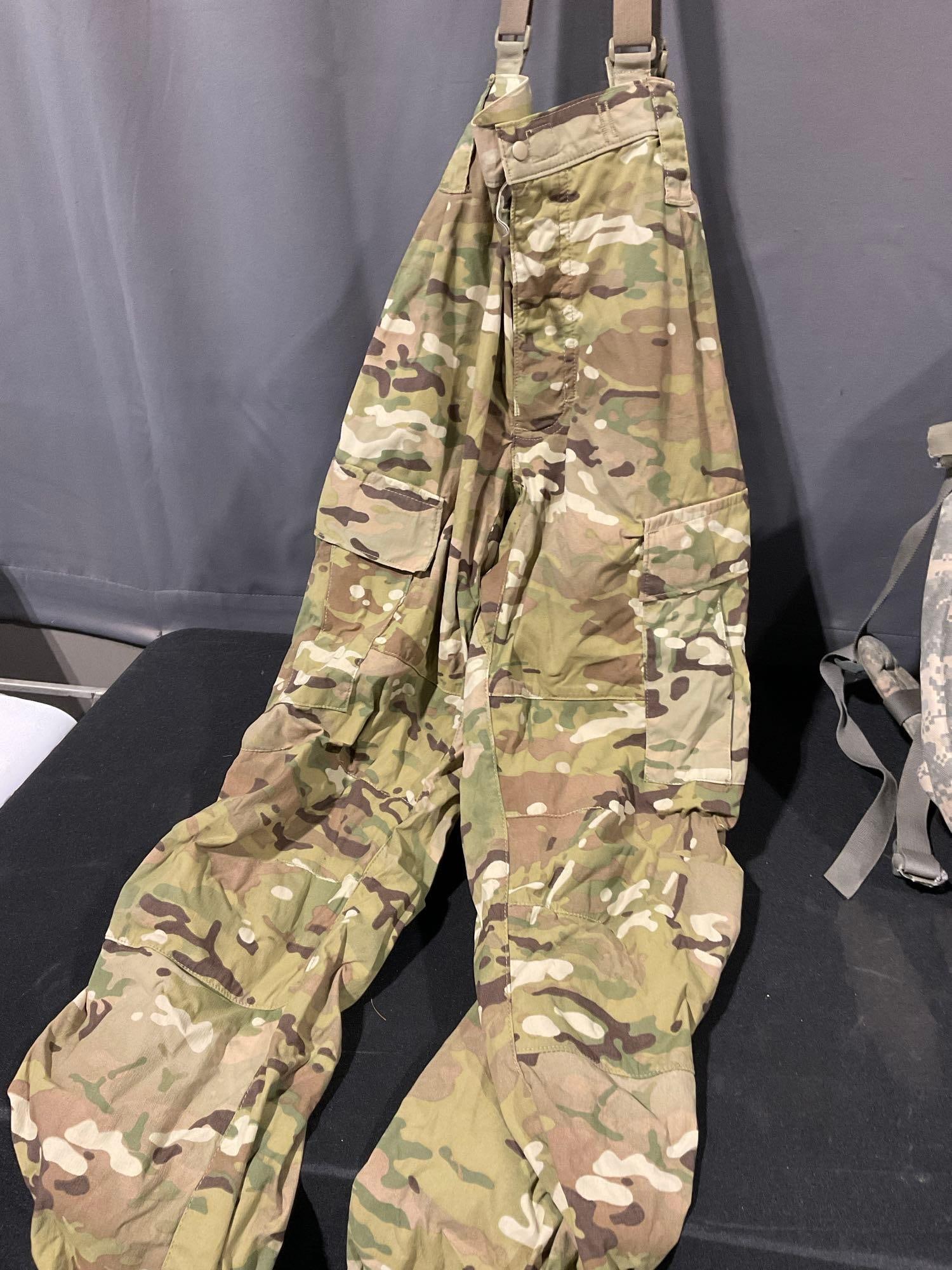 Asst Milsurp, Soc Backpack, Magazine Holsters, Gloves, Knee Pads, Small Field Packs, largely in c... - 9