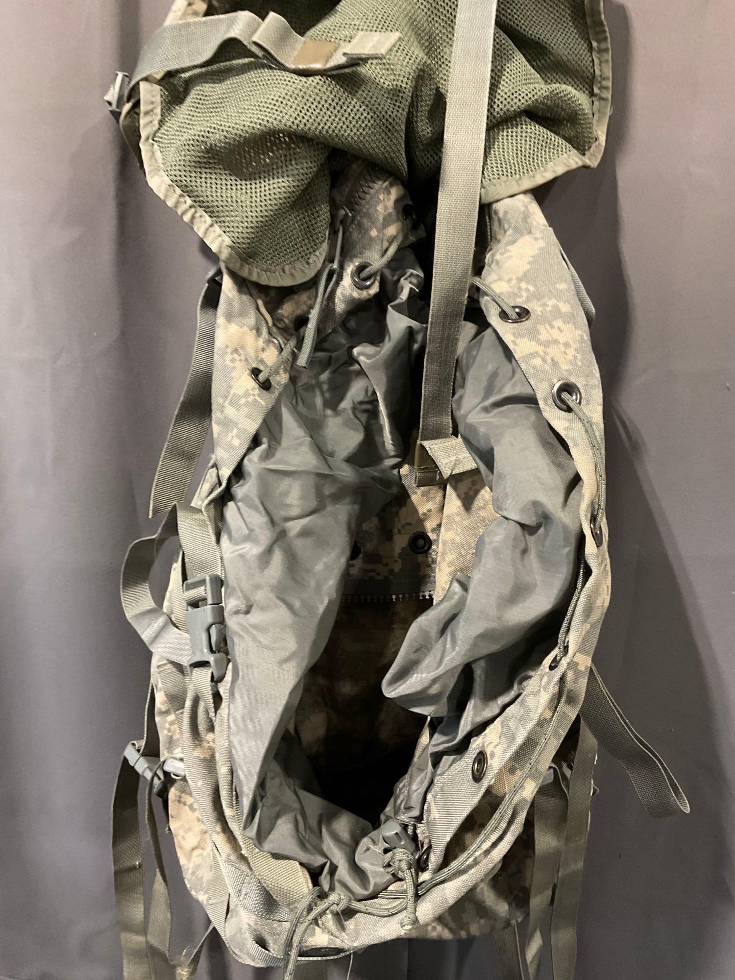 Late 2000s, Milsurp, Blanket, Field bag, Backpack frame, JSLIST bag, Kneepads and more - 13