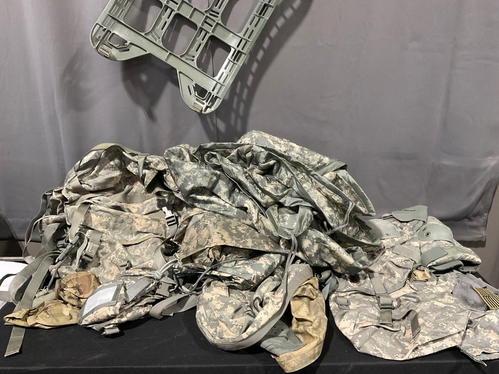 Late 2000s, Milsurp, Blanket, Field bag, Backpack frame, JSLIST bag, Kneepads and more (1 of 14)