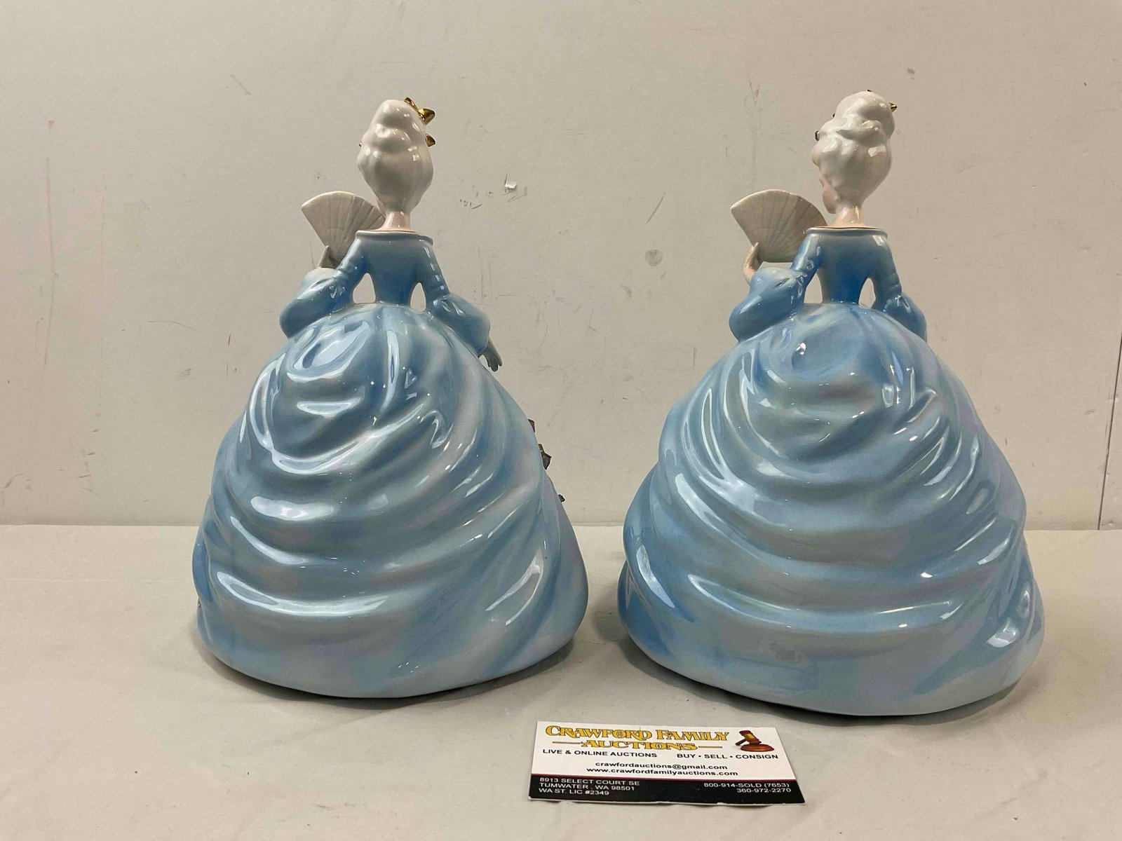 2 pcs Vintage Josef Originals Ceramic Lady Figurines in Blue Dresses. Good Condition. See pics. - 4