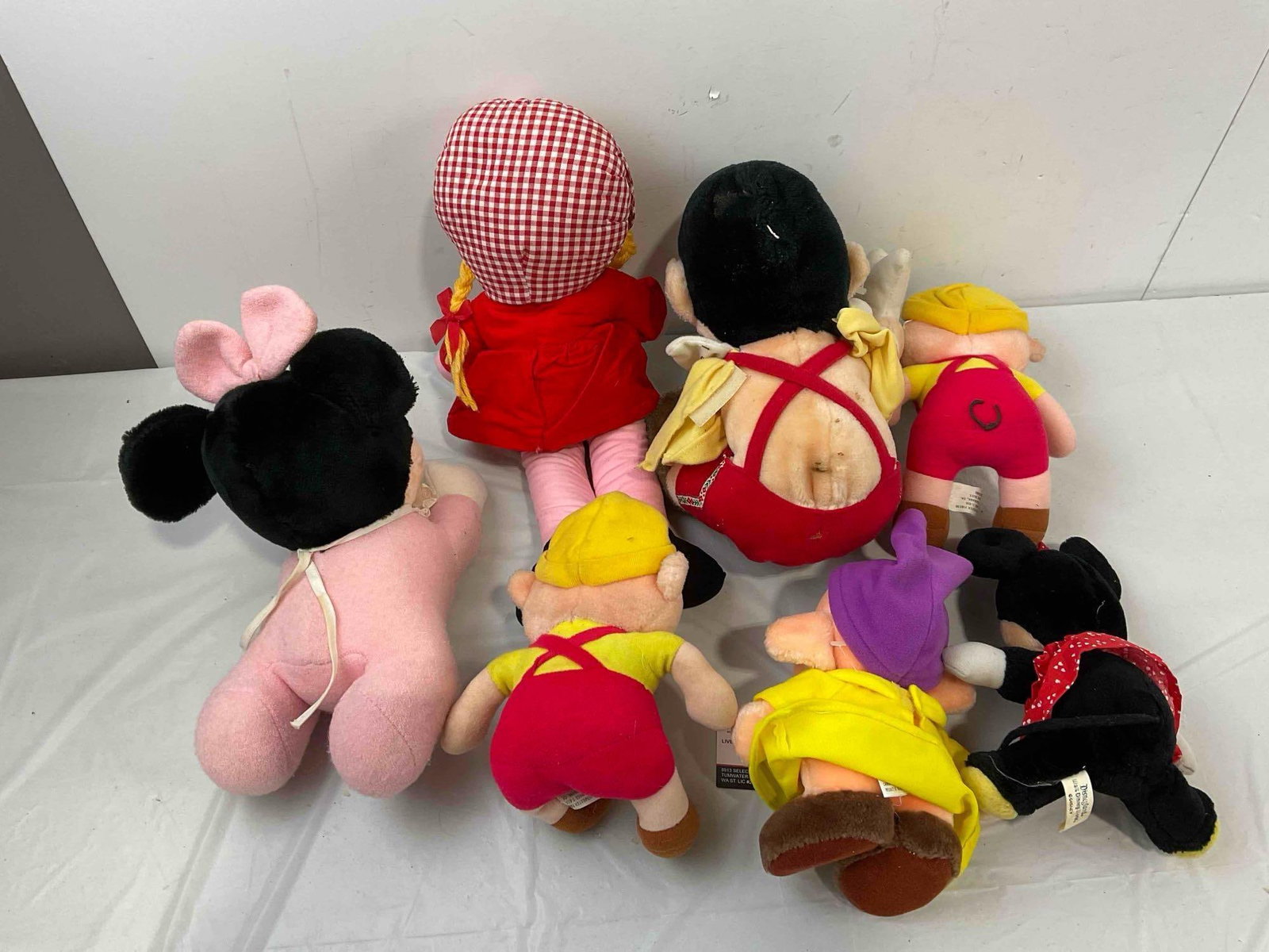 7 pcs Vintage Plush Doll Toys, incl. Disney's Pinocchio, Minnie Mouse & Much More! See pics. - 7