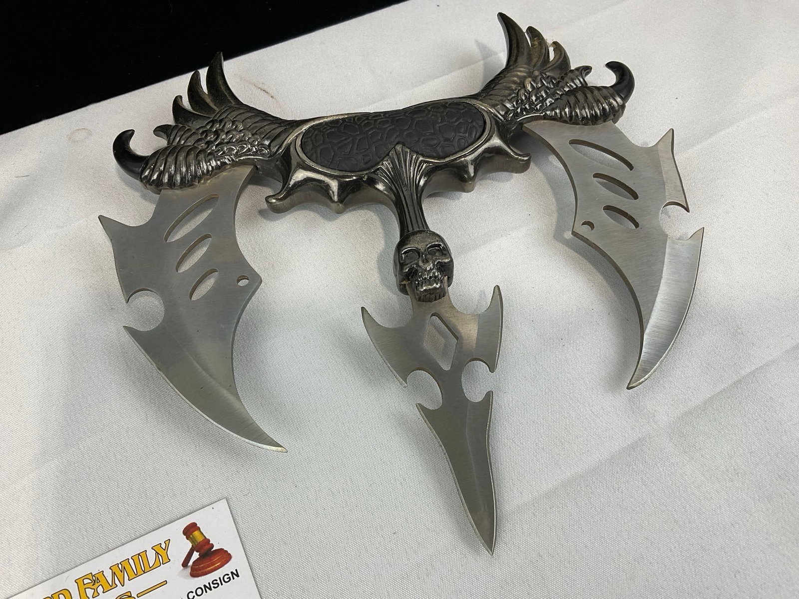 Pair of Fantasy Daggers by United Cutlery, Kit Rae Fang of Baelin & 3 prong Fist Knife - 2