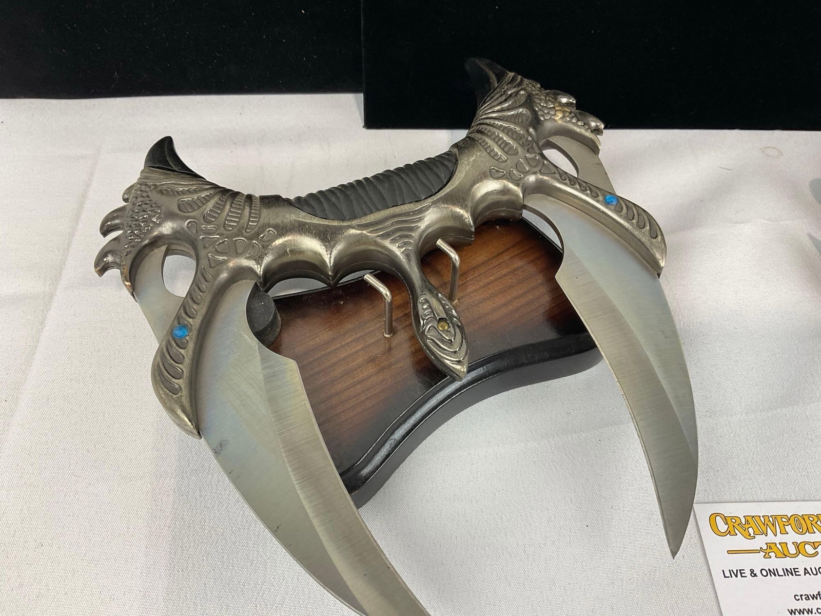 Pair of Fantasy Daggers by United Cutlery, Kit Rae Fang of Baelin & 3 prong Fist Knife - 3