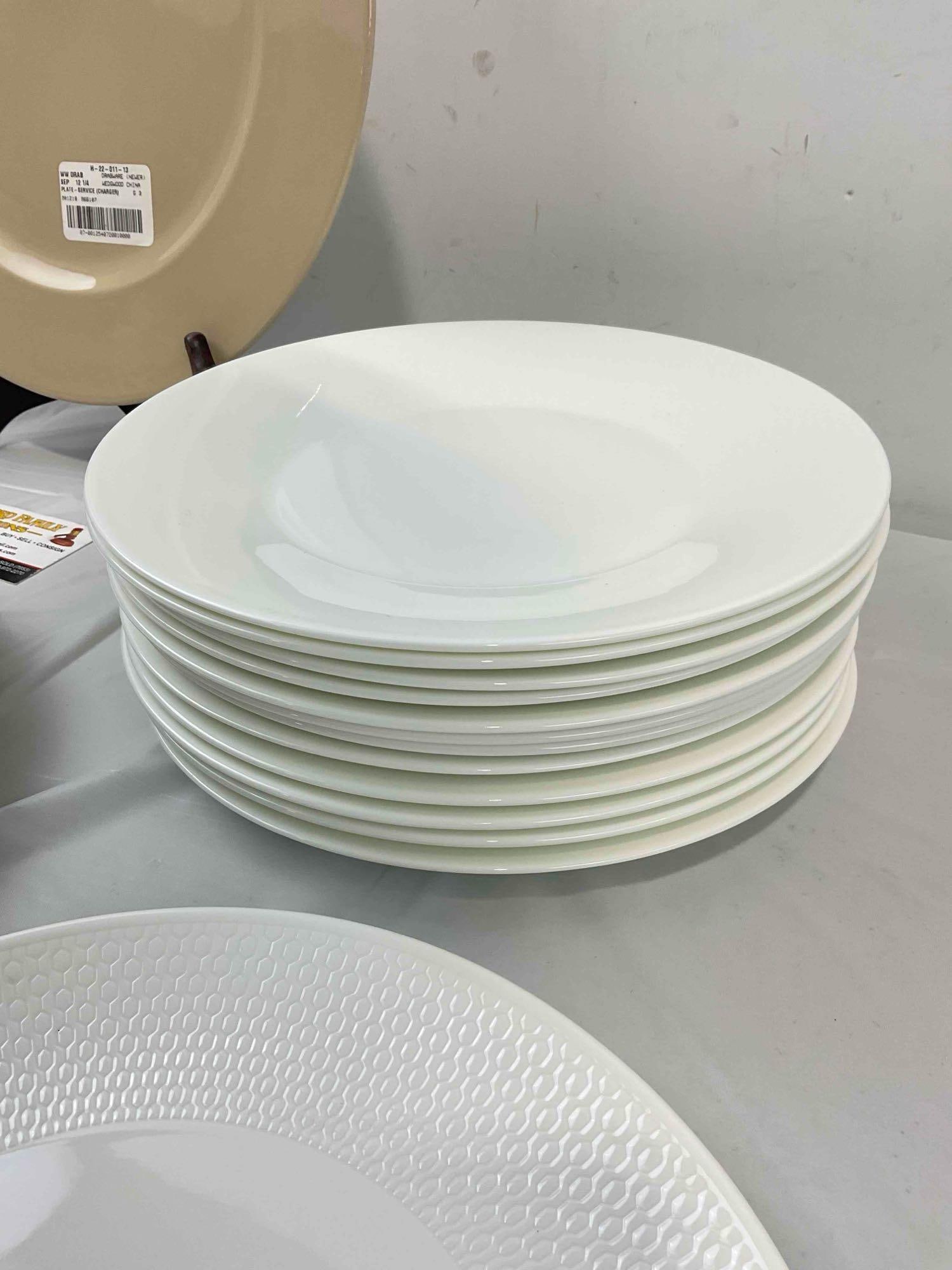 20 pcs Ceramic Plates, incl. 18x Wedgwood & 2x Villeroy & Boch. Very Good Condition. - 3