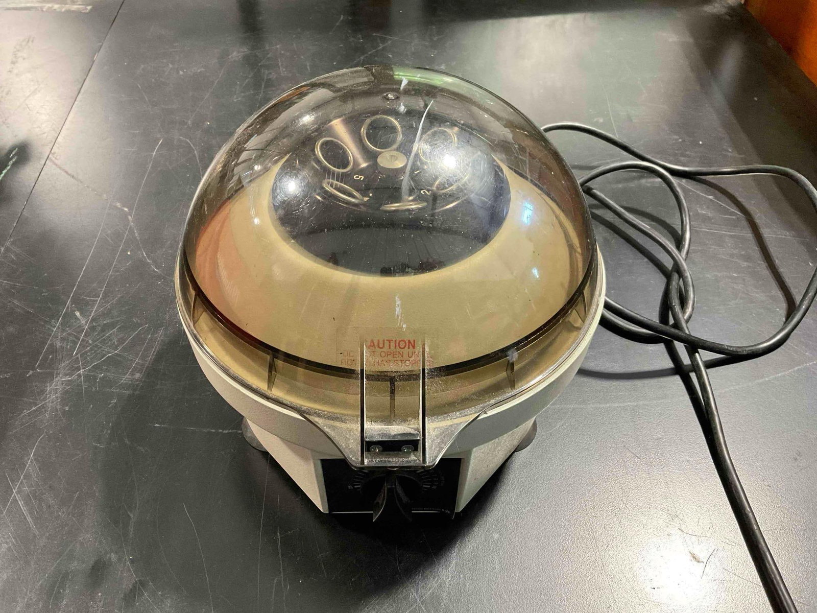 Becton Dickinson Clay Adams Compact II Centrifuge. Tested, Works. Good Condition. See pics.: Becton Dickinson Clay Adams Compact II Centrifuge. Tested, Works. Good Condition. Minor wear indicative of age and use, condition is otherwise good. Measures 14" x 10" x 9" DM-5920