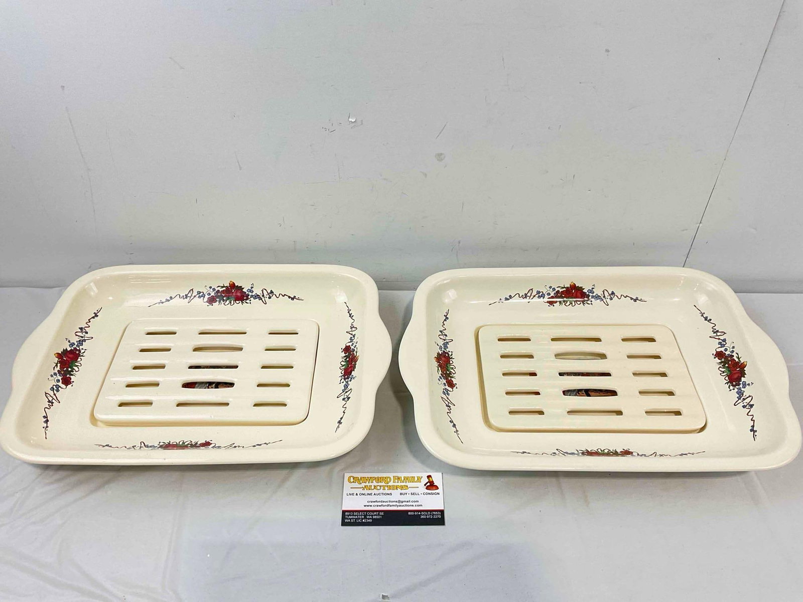 2 pcs Vintage Sarreguemines French Ceramic Baking Dishes w/ Removable Trays. See pics.: 2 pcs Vintage Sarreguemines French Ceramic Baking Dishes w/ Removable Trays. Obernai pattern. Earthenware style, estimated 1940s. Artist is H. Loux. Pieces have minor wear indicative of age and use,