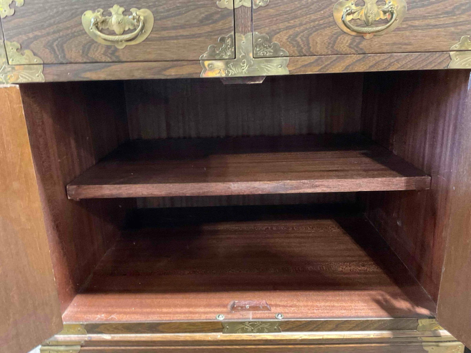 Vintage Asian Style Wood Storage Cabinet w/ 2 Drawers, Cupboard & Coin Detail. See pics. - 5