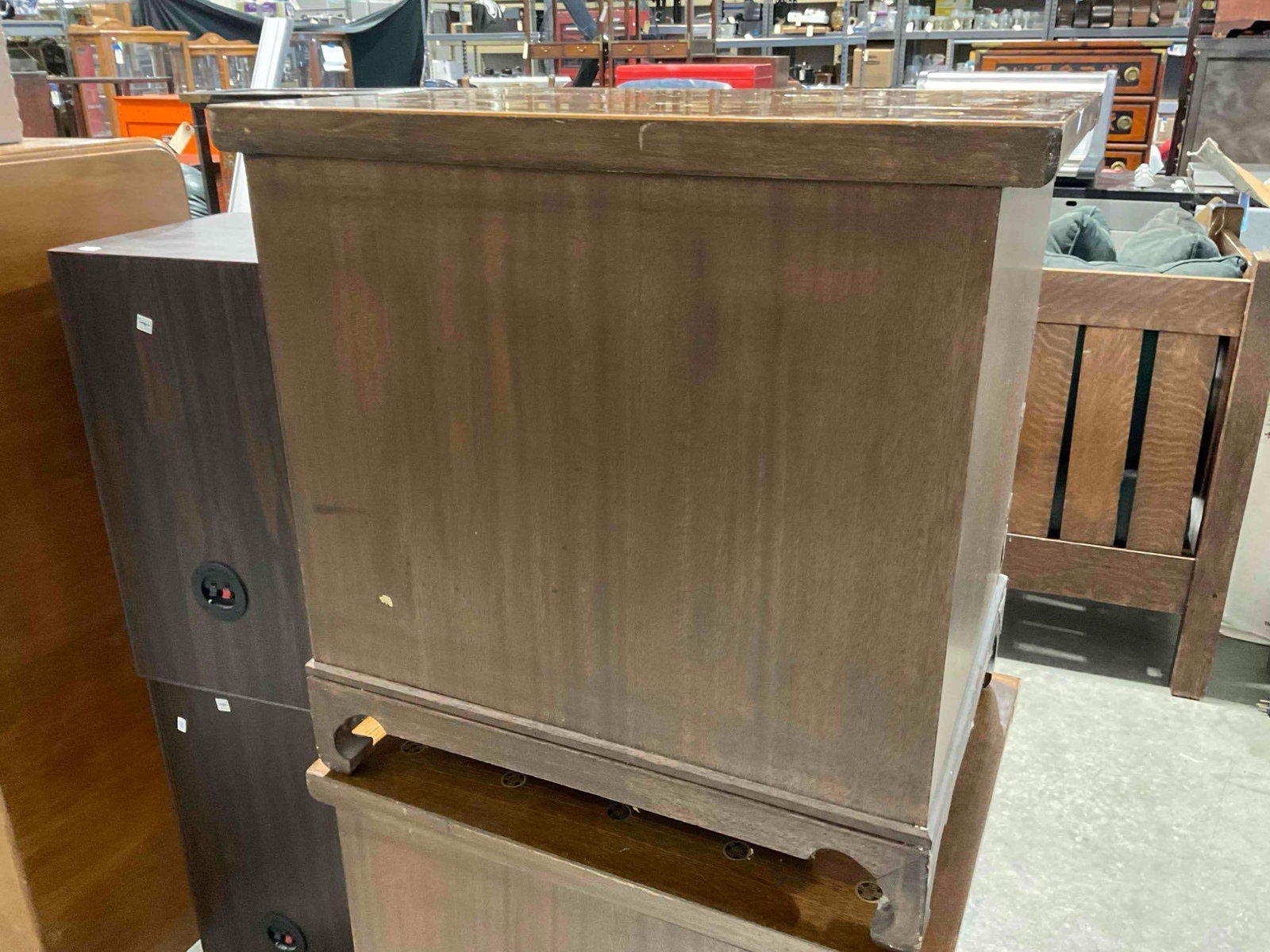 Vintage Asian Style Wood Storage Cabinet w/ 2 Drawers, Cupboard & Coin Detail. See pics. - 6