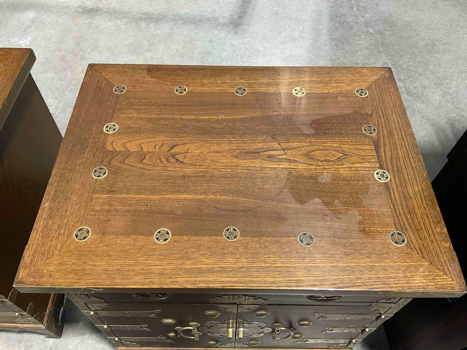 Vintage Asian Style Wood Storage Cabinet w/ 2 Drawers, Cupboard & Coin Detail. See pics. - 7