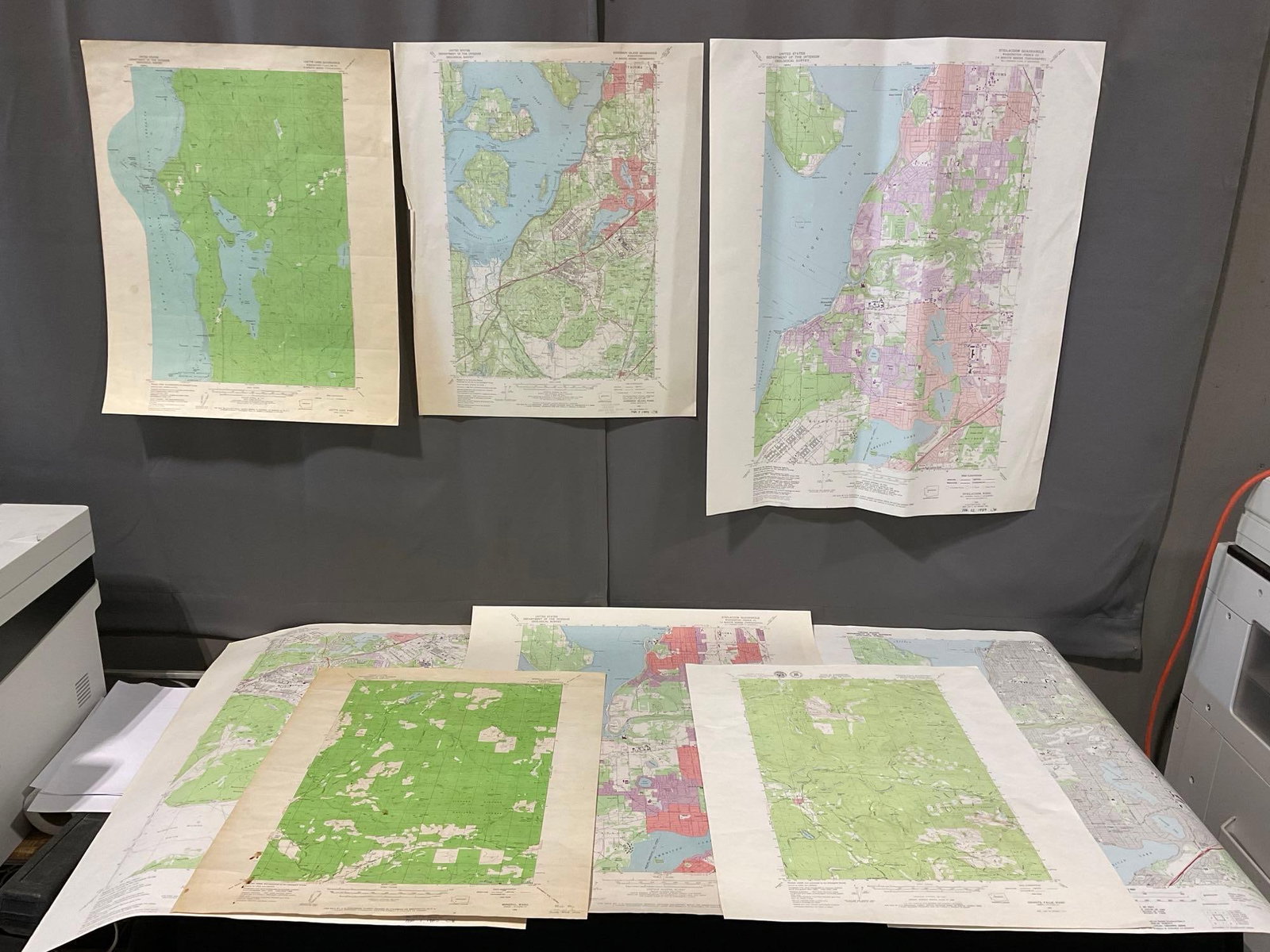8 Washington Maps, Steilacoom Area 1950s-90s, Ozette Lake, Fort Lewis, 23x30 inches: Appears to be in good shape. The piece measures approx 23h x 3w x 3d inches. See pics. E-5360