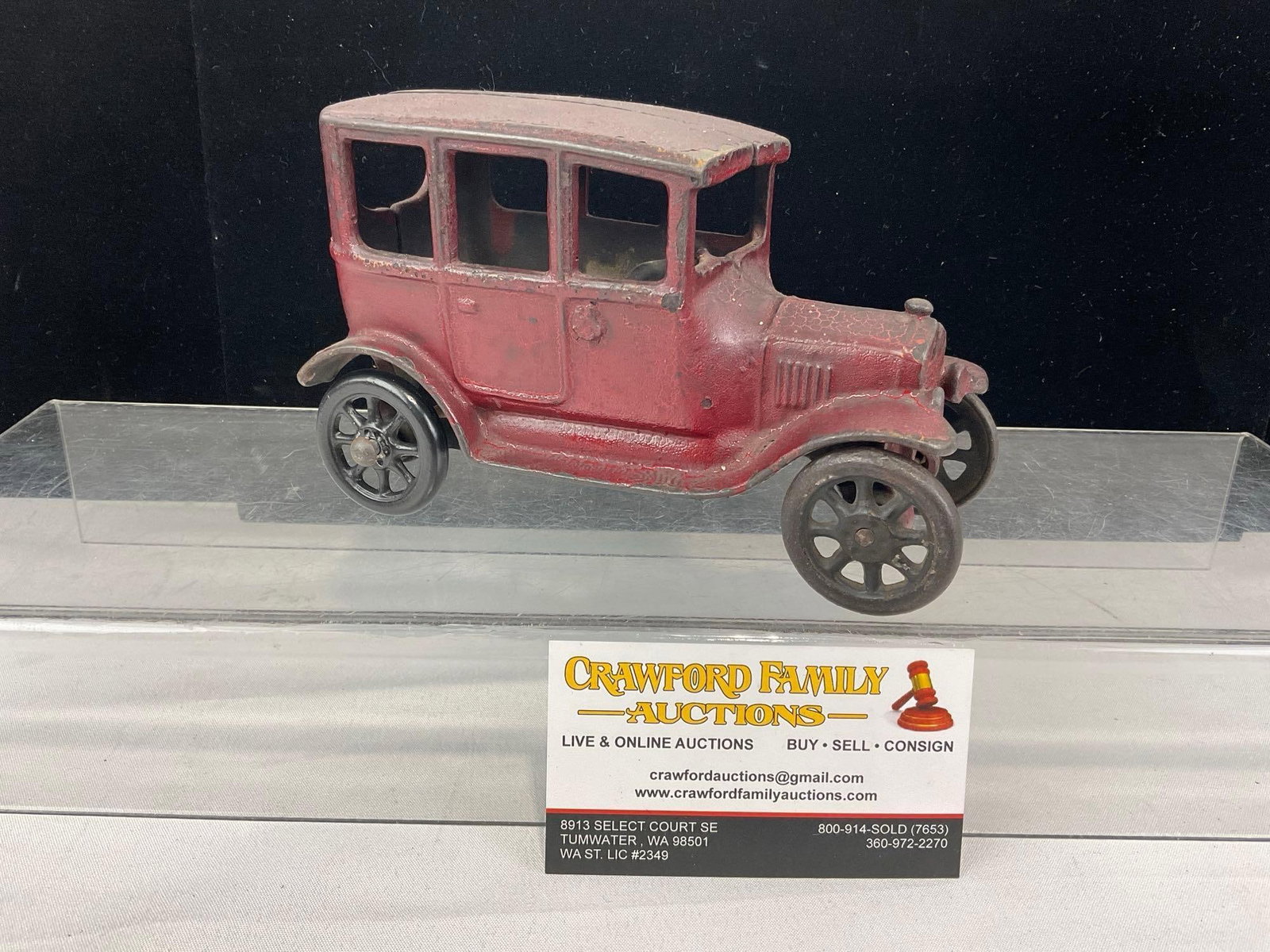 Early 20th Century Arcade Mfg Co. Cast Iron Toy Car, Ford Model T Sedan, Red, 8 spoked wheels: Appears to be in good shape, some imperfections from casting, some lost finish. The piece measures approx 5h x 7w x 4d inches. See pics. E-5950