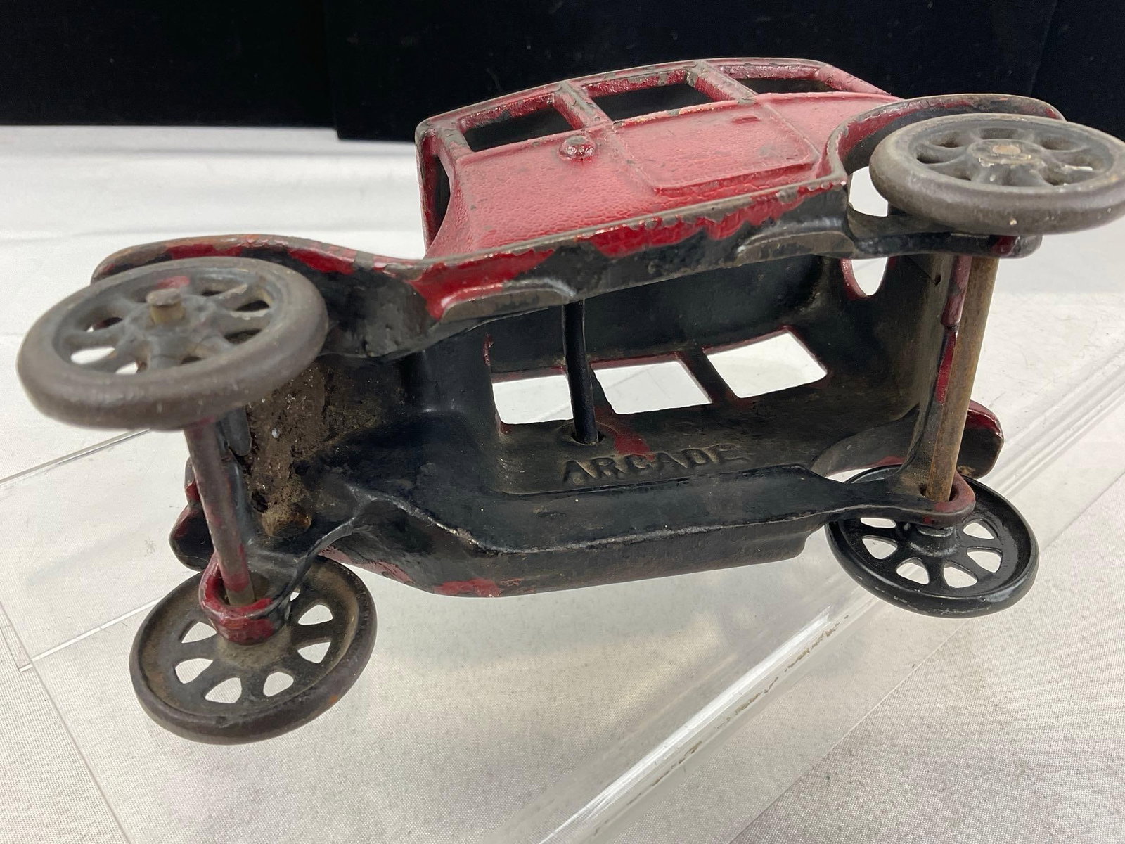 Early 20th Century Arcade Mfg Co. Cast Iron Toy Car, Ford Model T Sedan, Red, 8 spoked wheels - 4
