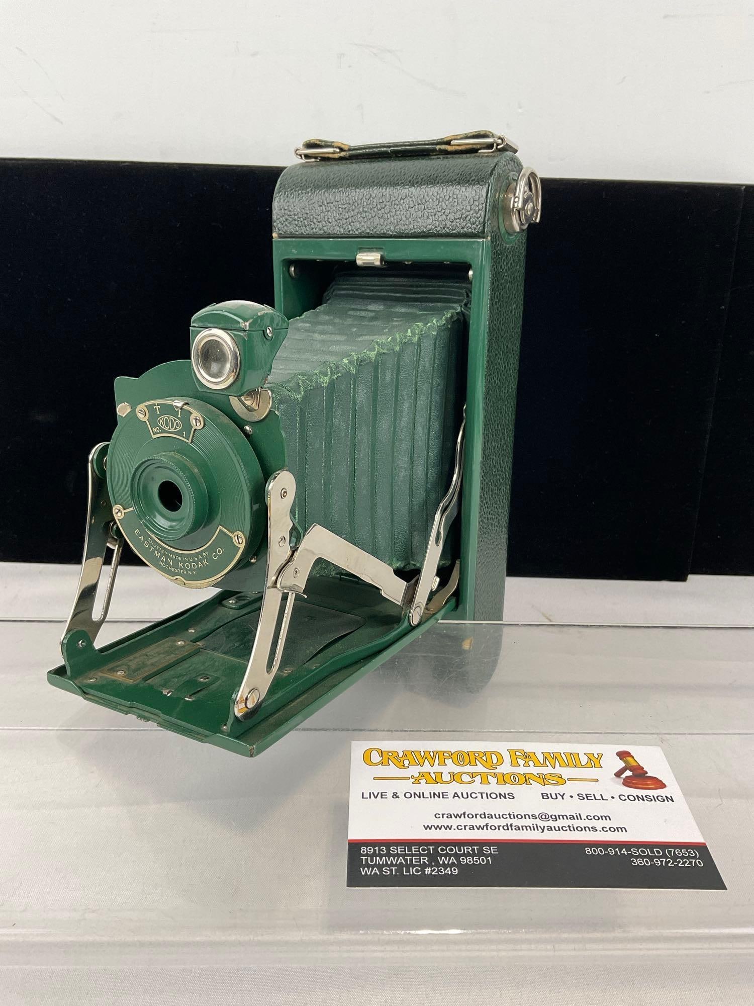 Eastman Kodak Co. Pocket Kodak Junior Camera in green finish (1 of 7)
