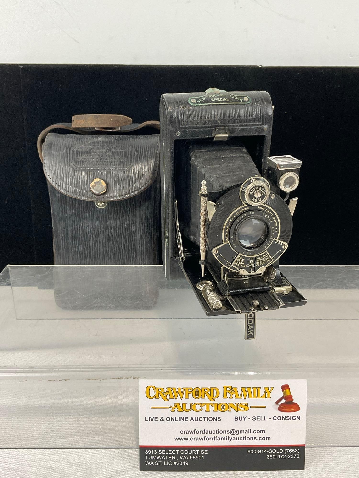 Vintage Vest Pocket Kodak Special Folding Camera w/carrying case, black leather (1 of 5)