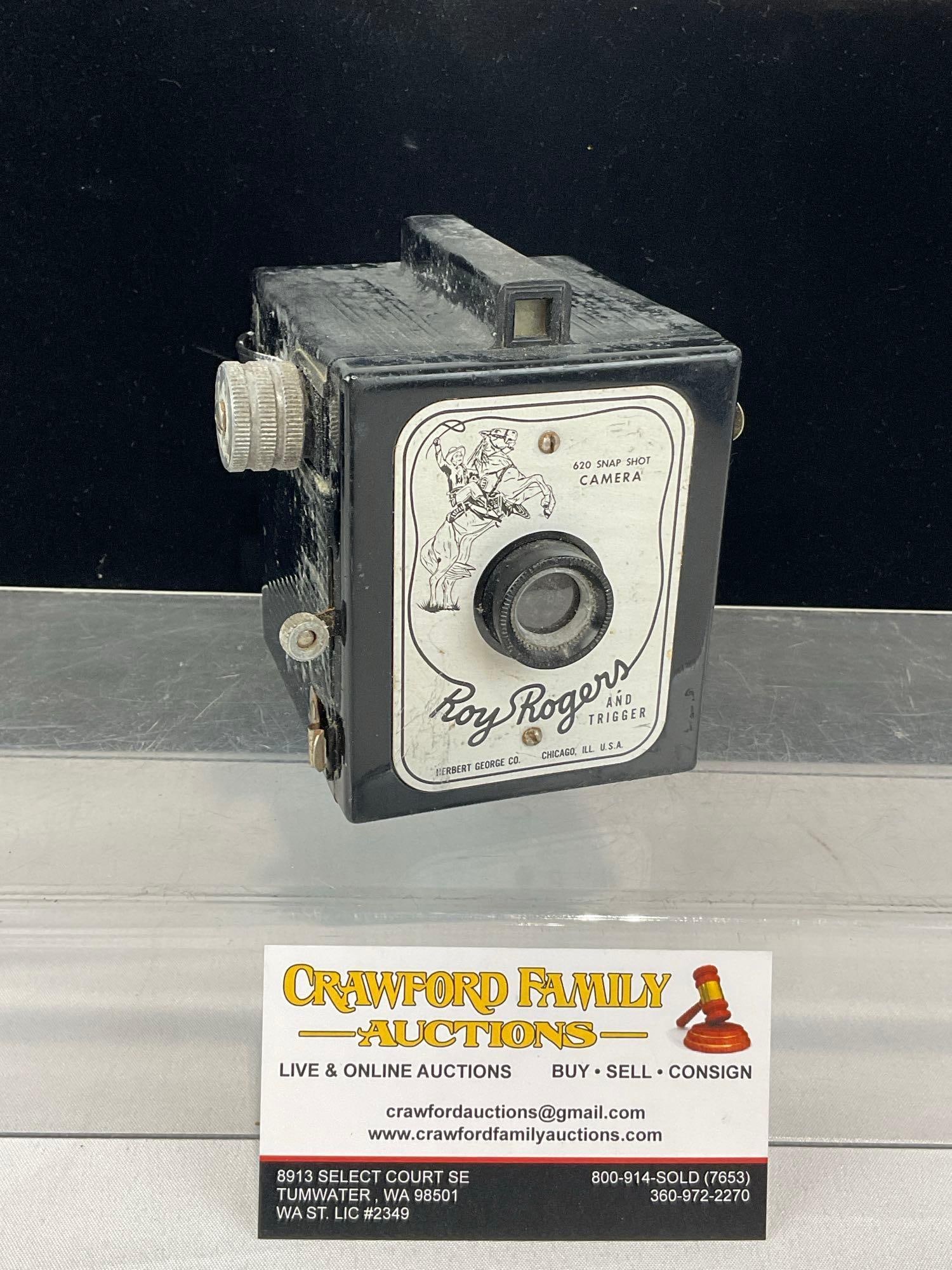 Vintage Roy Rogers 620 Snap Snot Camera, Herbert George Co. Molded Plastic case, 620 film (1 of 7)