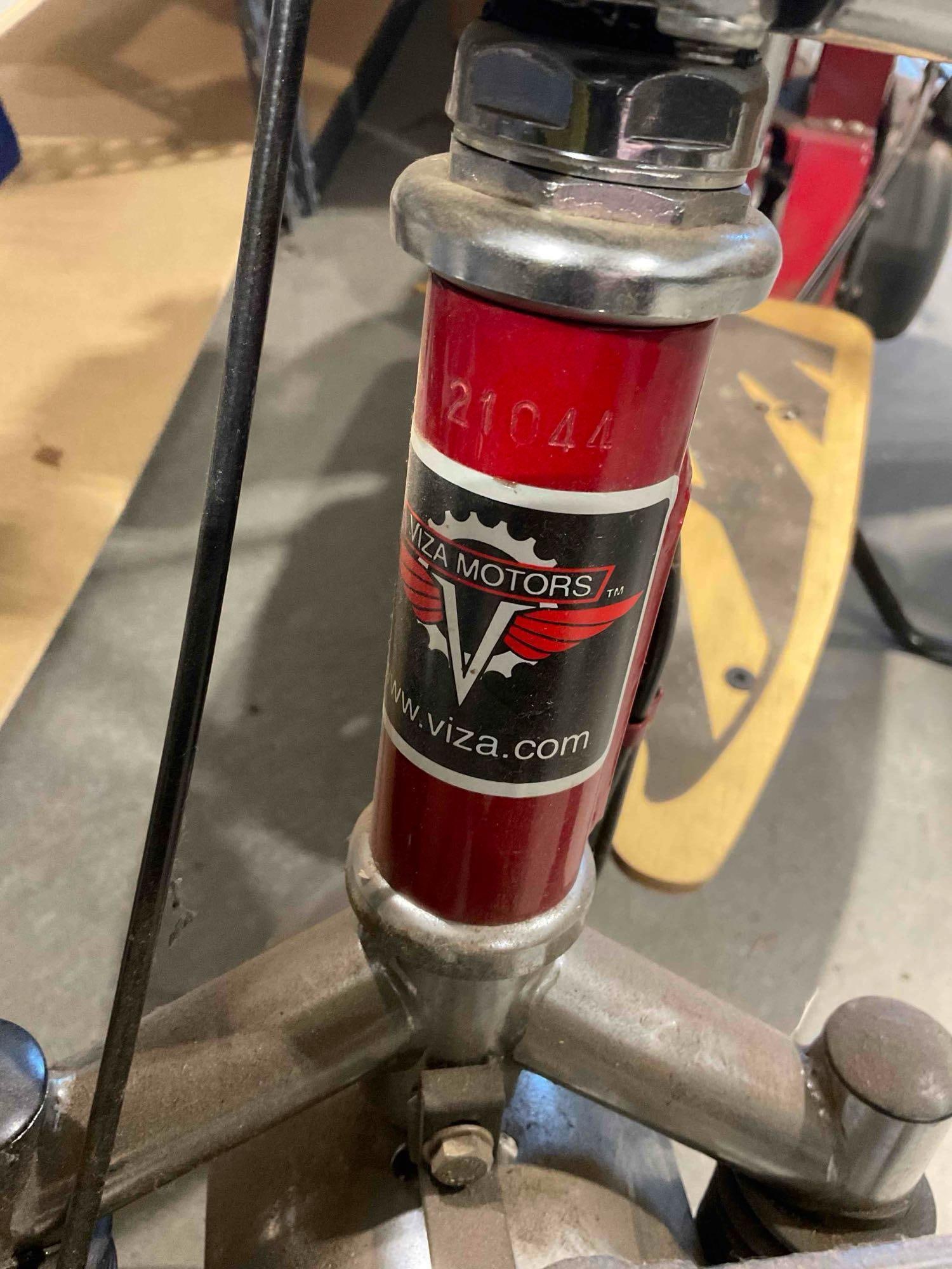 Vintage Viza V2 Stand Up Gas Powered Motor Scooter w/ 40cc Engine. Tested, Works. See pics. - 2