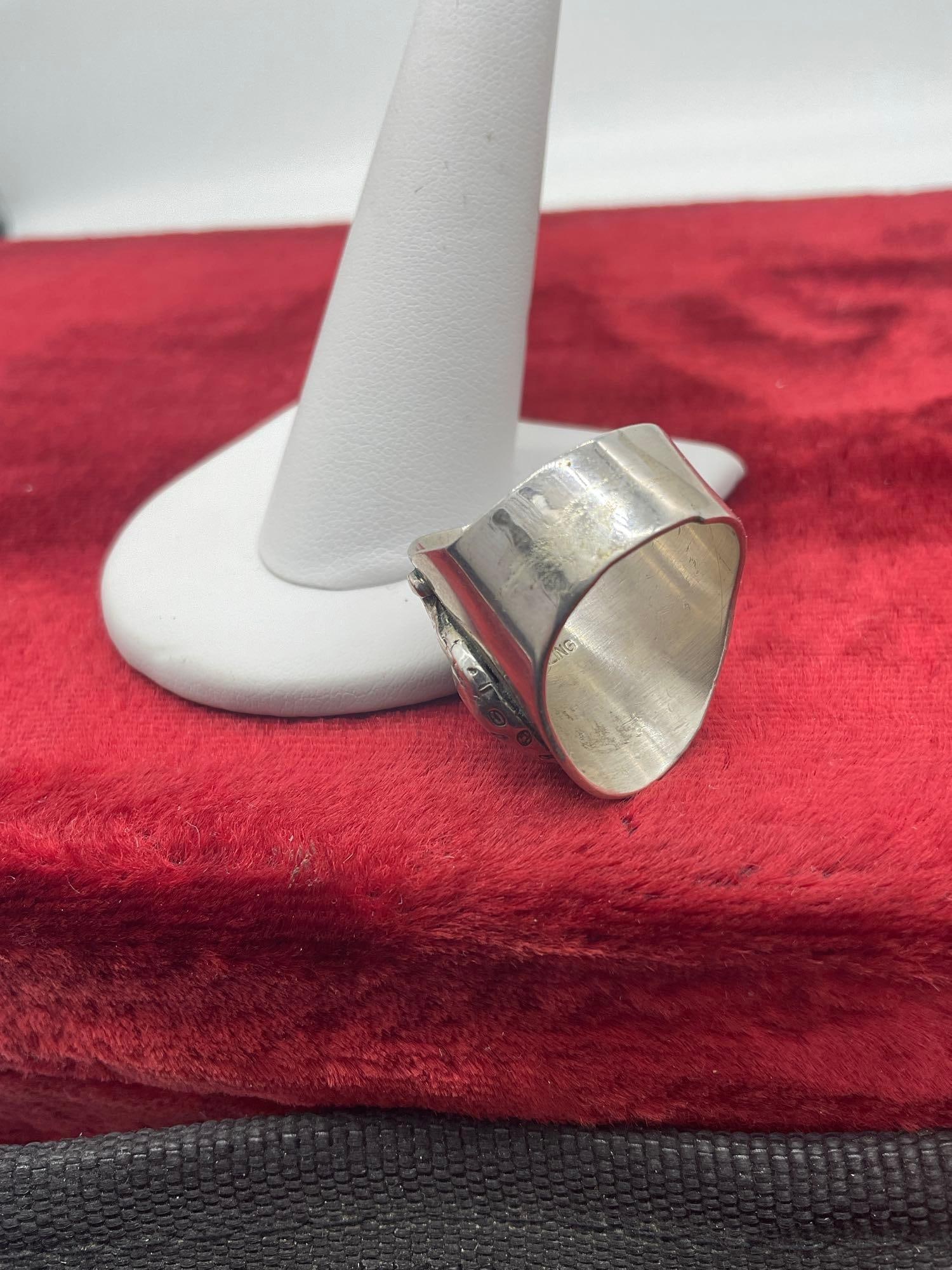 Lovely 1989 Carol Felley Sterling silver Leopard Ring with pink stone setting sz 8 - 4