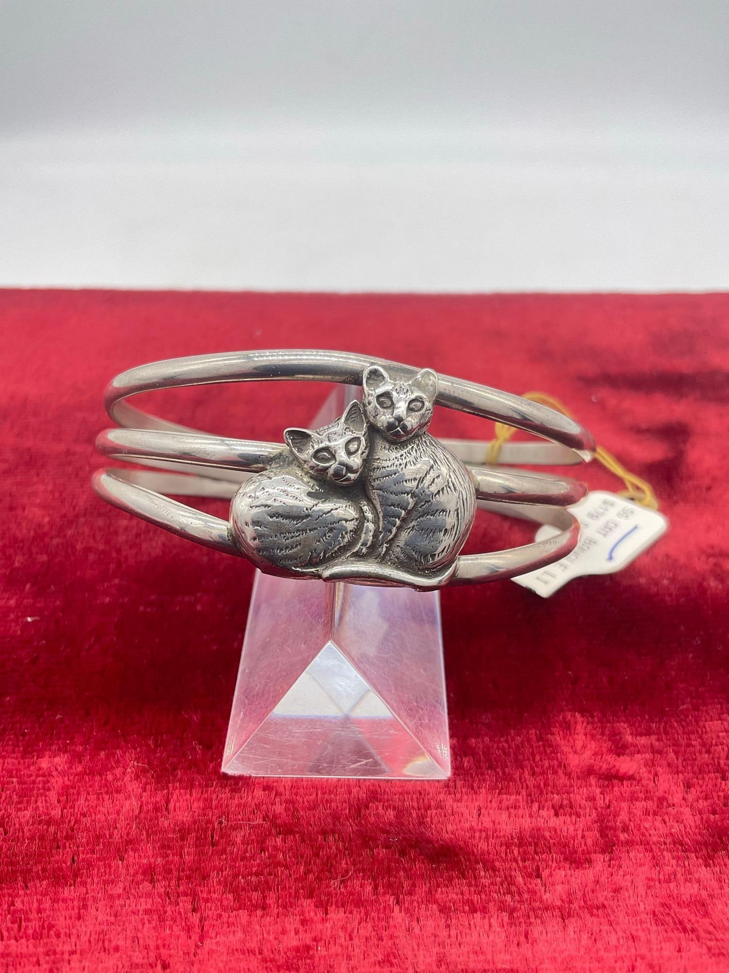 1990 sterling silver Carol Felley SW cat motif cuff bracelet bangle - approx 2 1/2" opening: Weighs approx 26 grams