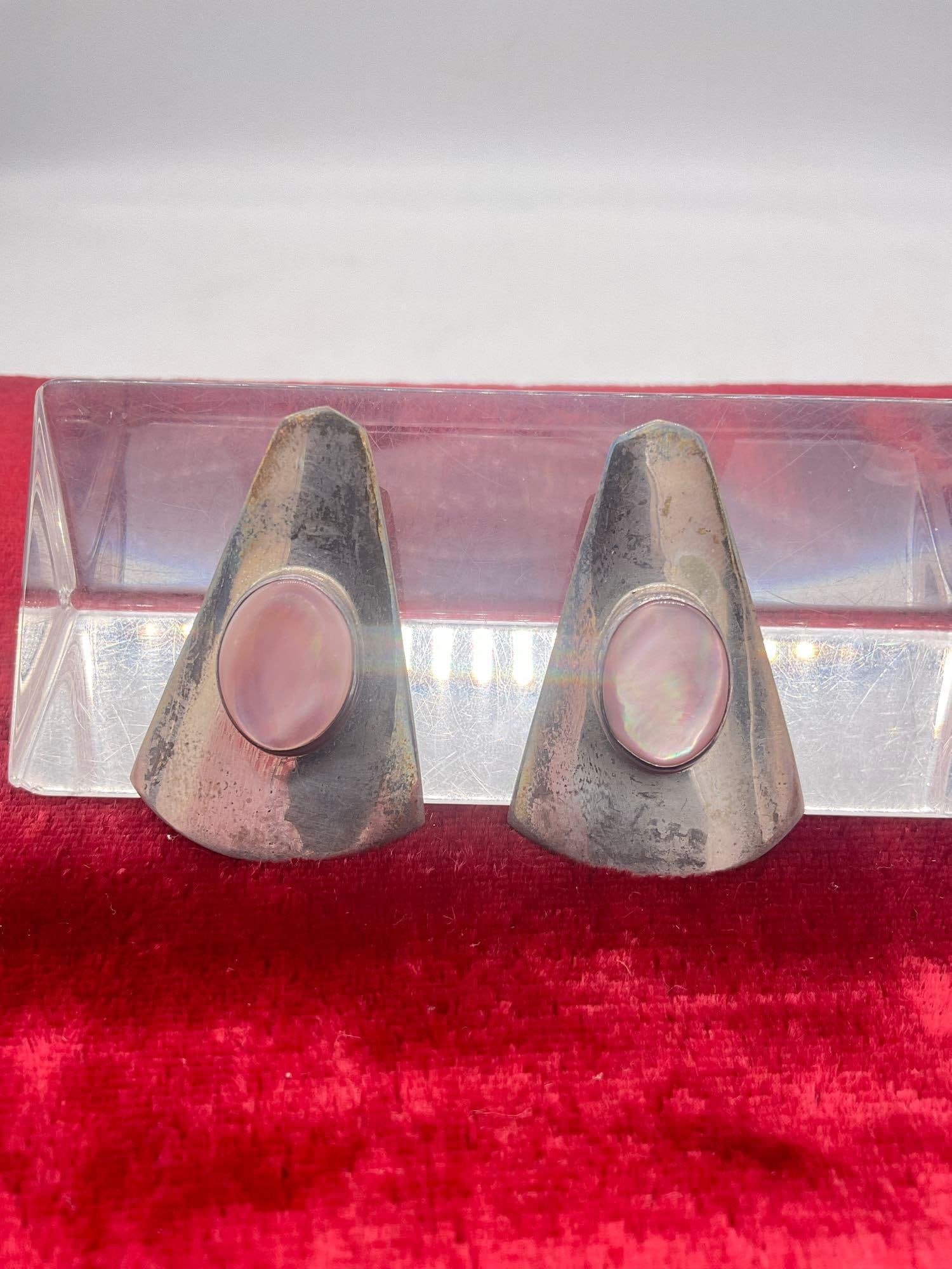 Vintage Nakai Native American sterling silver earrings with pink shell setting (1 of 3)