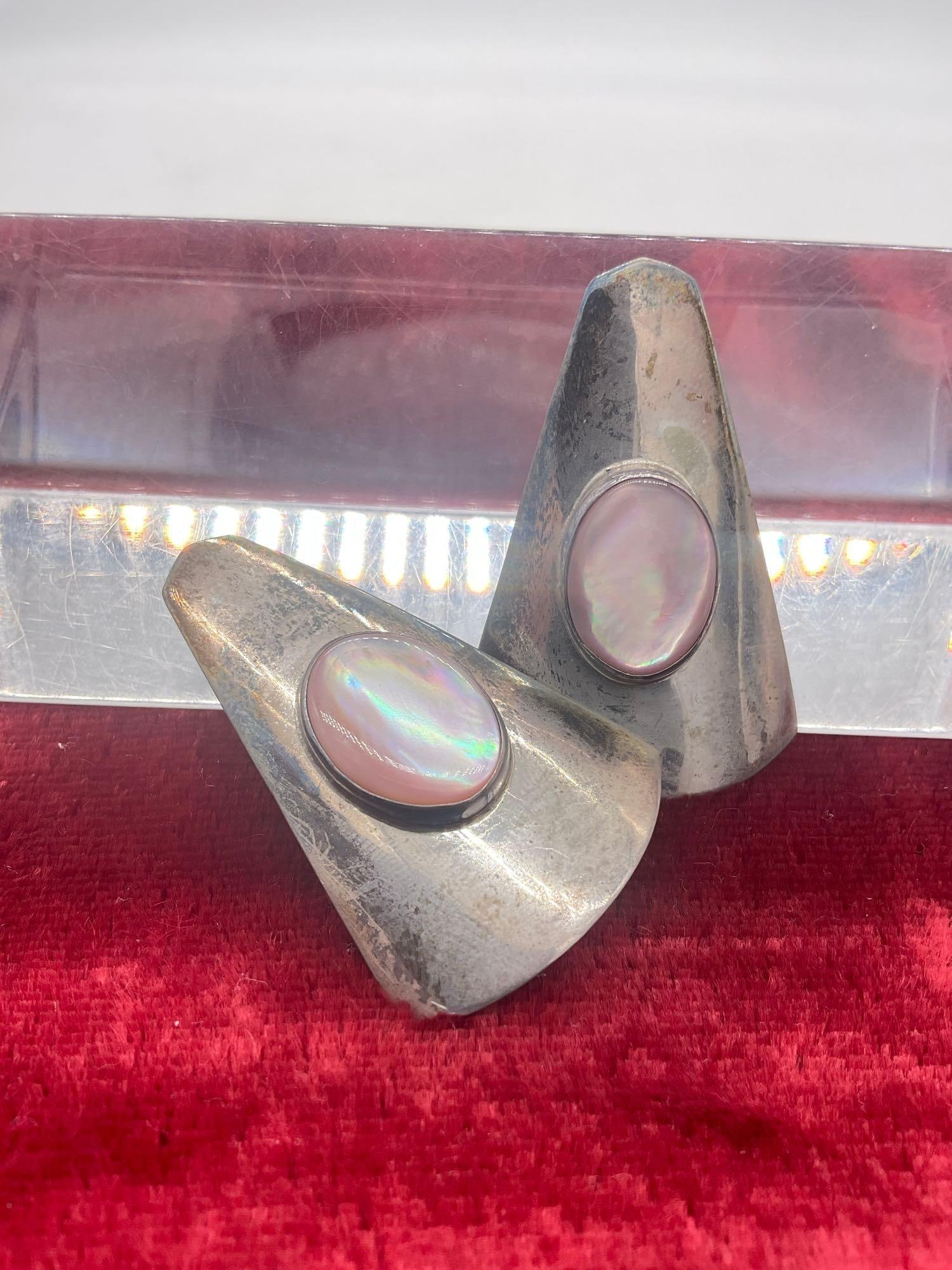 Vintage Nakai Native American sterling silver earrings with pink shell setting - 2